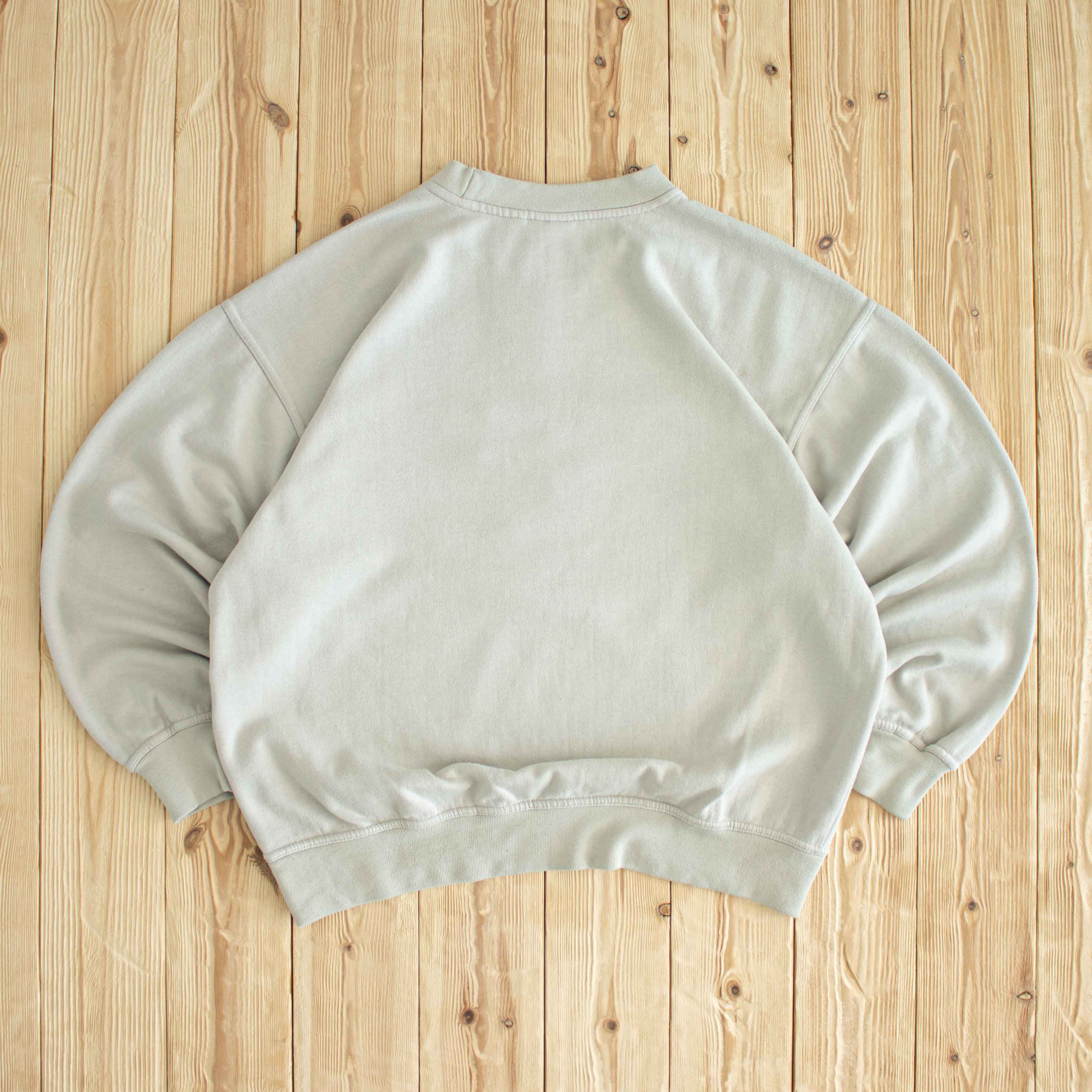 (M) Reebok Spell Out Vintage Embroidered Sweatshirt Beige
