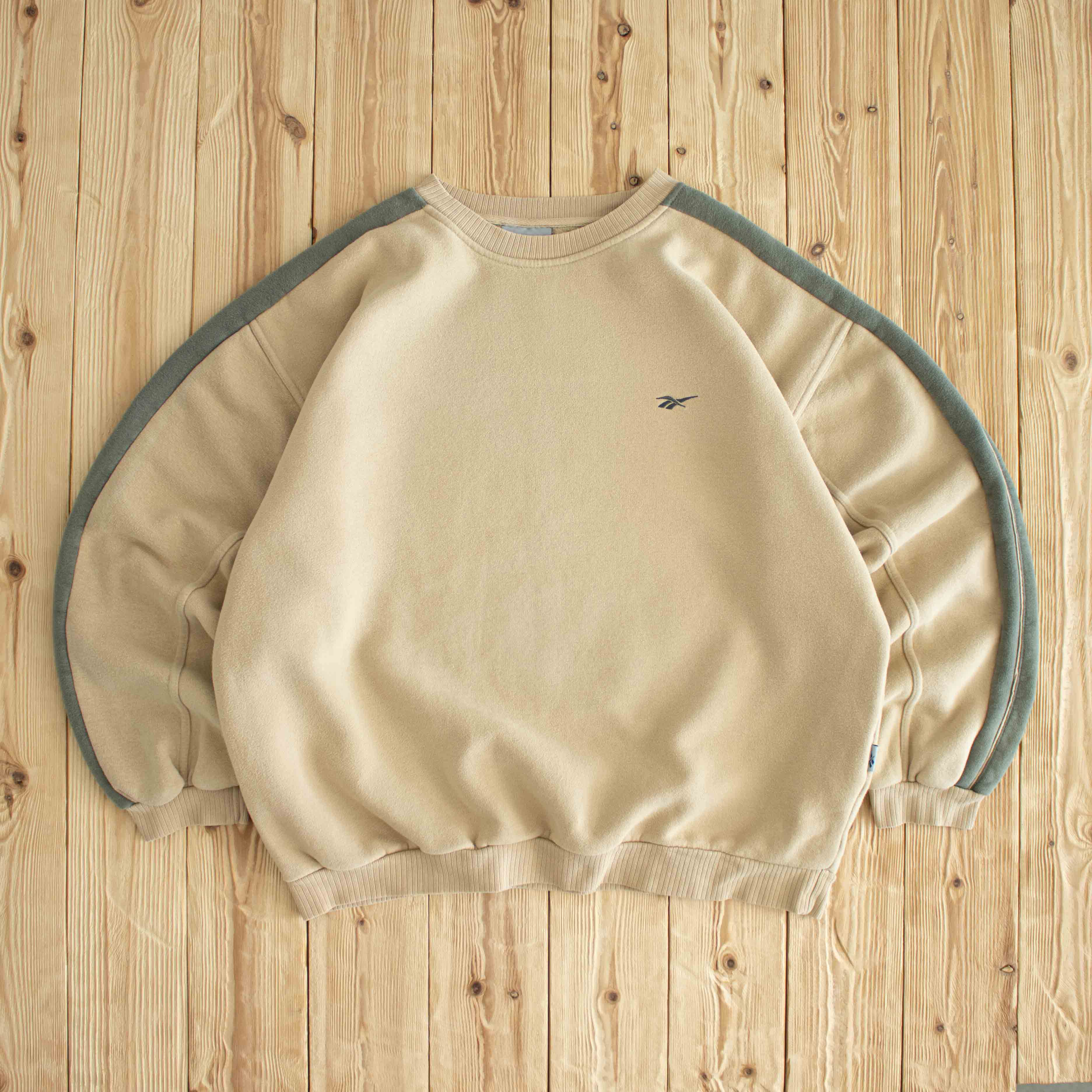 (L/XL) Reebok Vintage Essential Embroidered Sweatshirt Beige