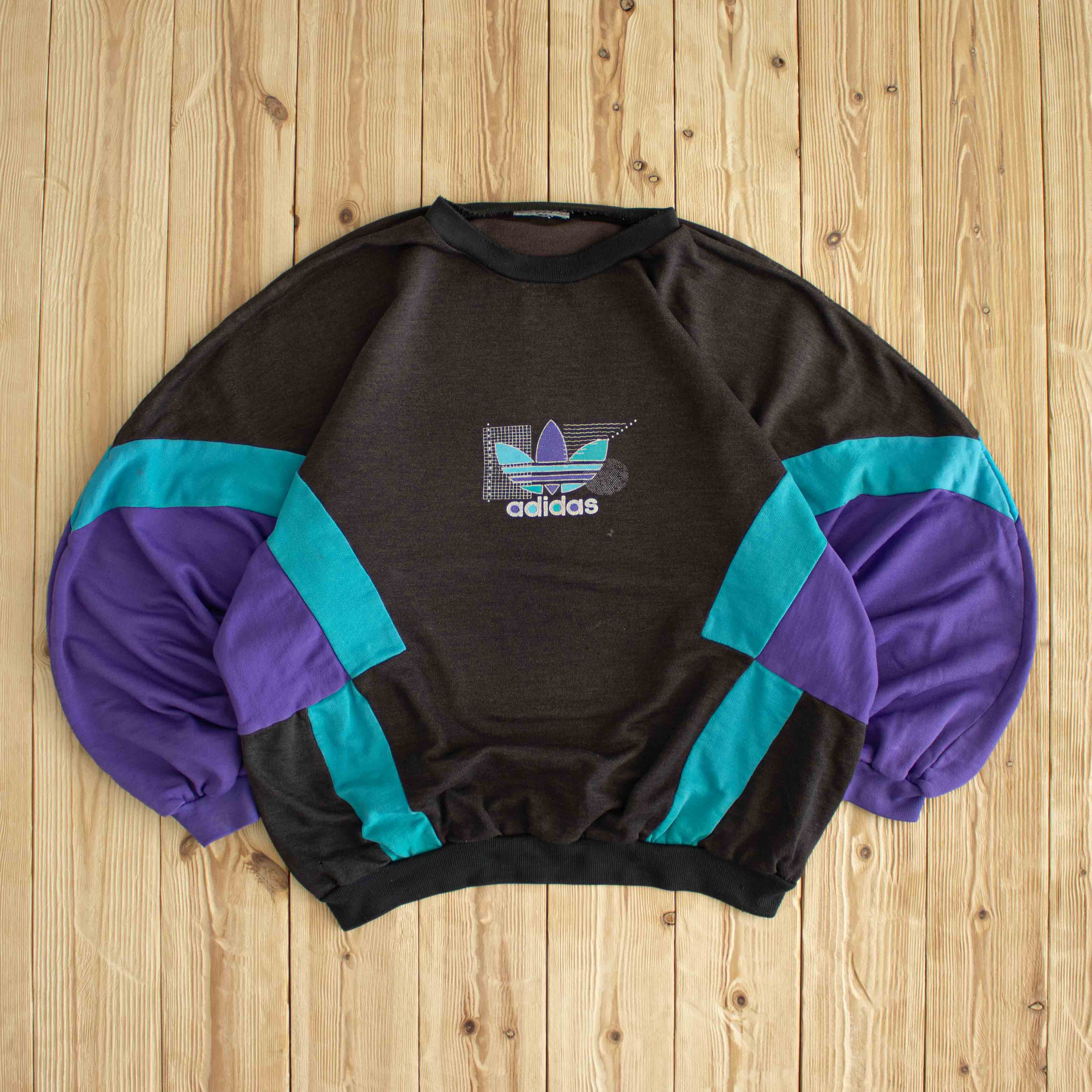 (M/L) Adidas Vintage Embroidered Sweatshirt Black