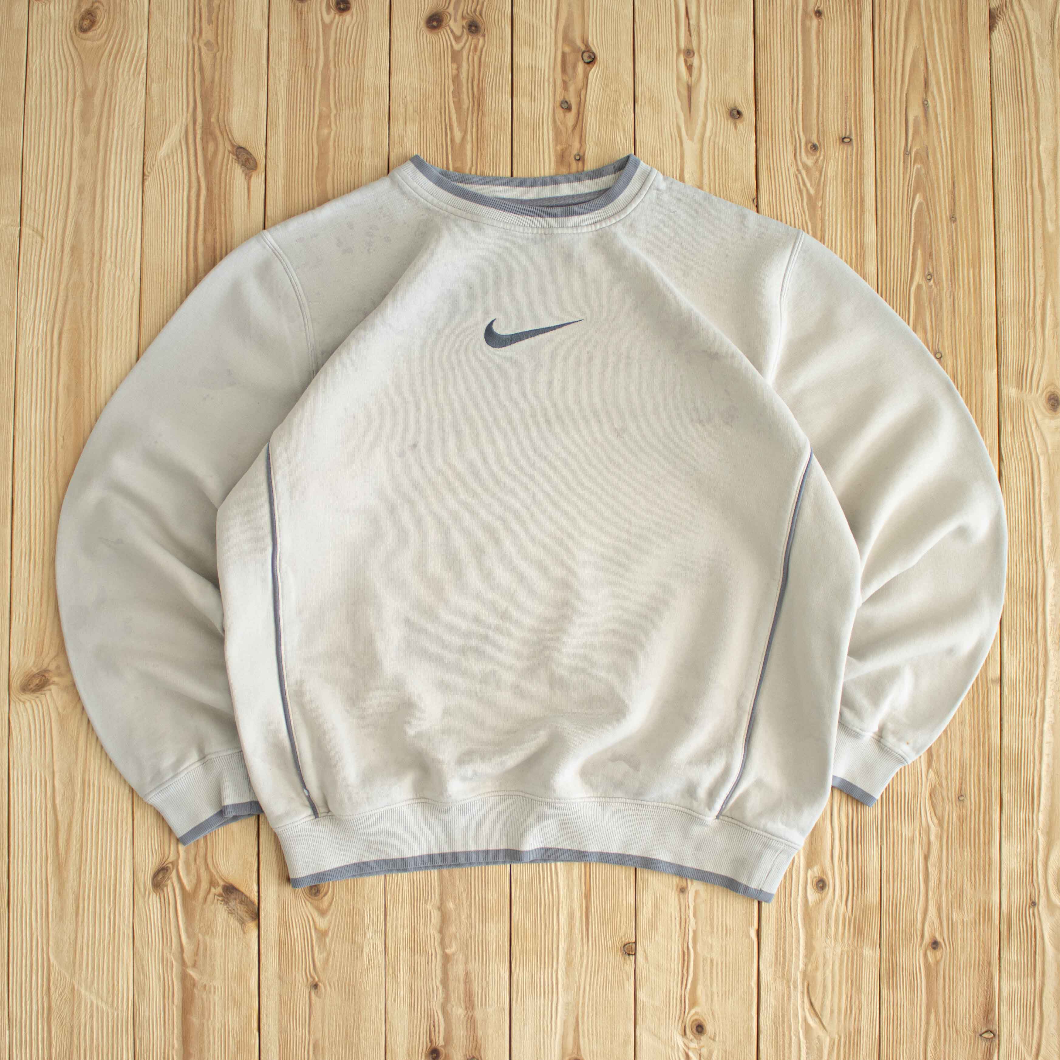 (M) Nike Swoosh Vintage Embroidered Sweatshirt Beige