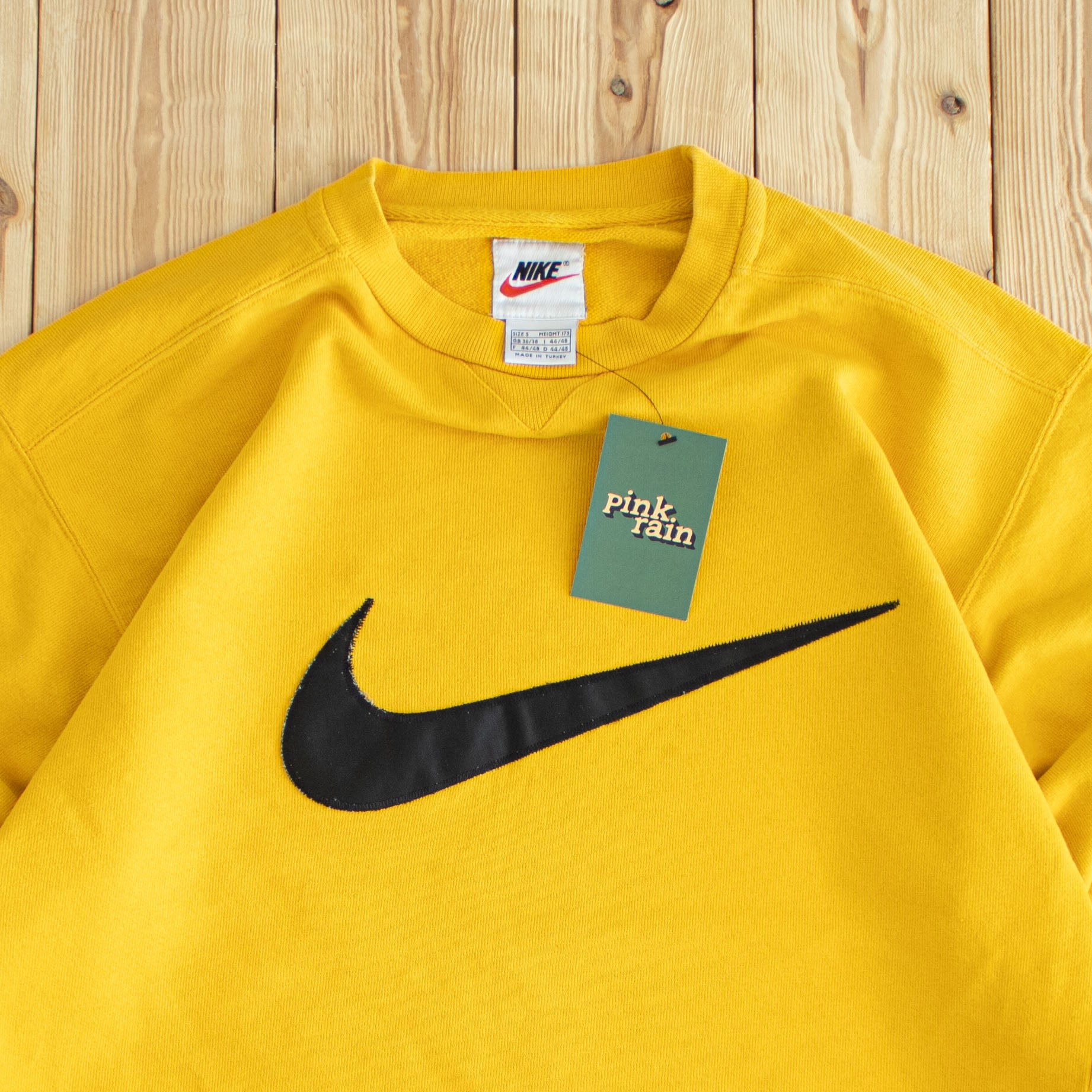 (S/M) Nike Swoosh Vintage Embroidered Sweatshirt Yellow