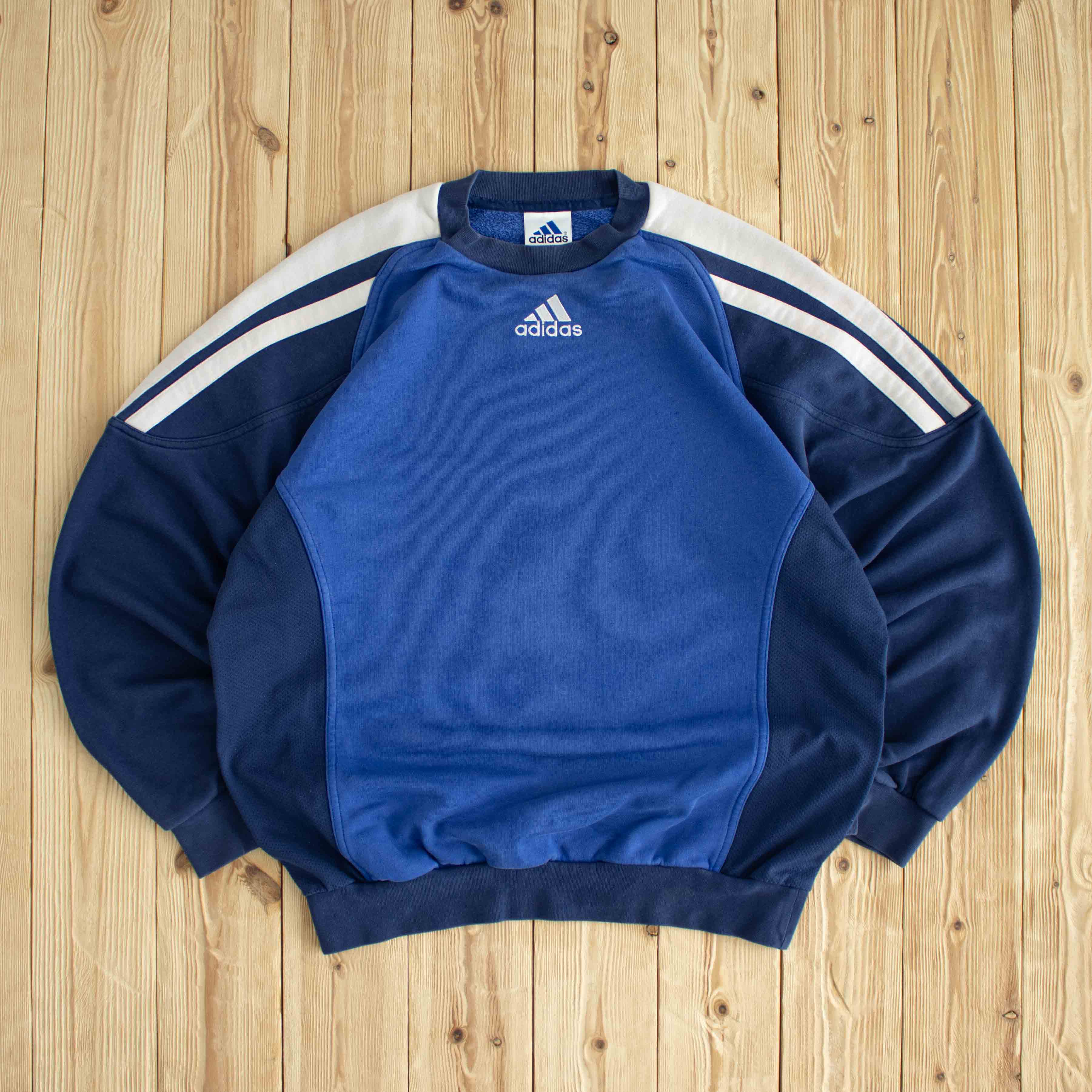 (L) Adidas Center Logo Vintage Embroidered Sweatshirt Blue