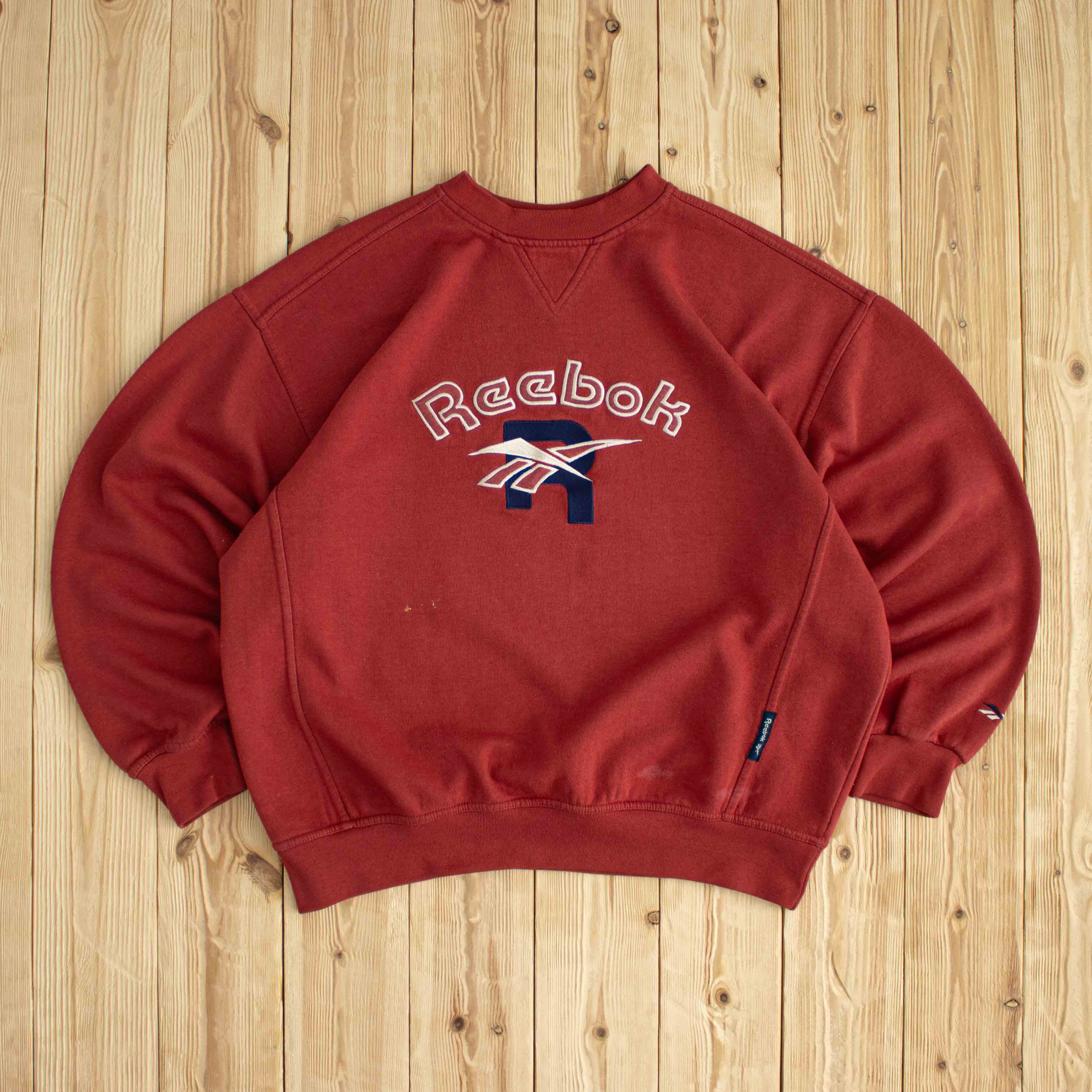 (M/L) Reebok Spell Out Vintage Embroidered Sweatshirt Red