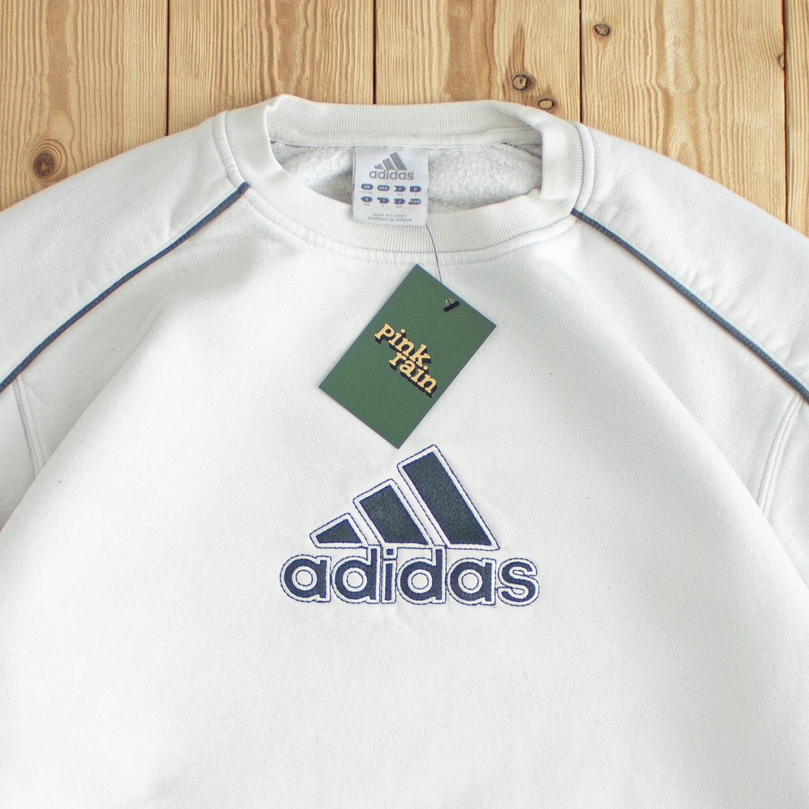 (L) Adidas Logo Vintage Embroidered Sweatshirt White