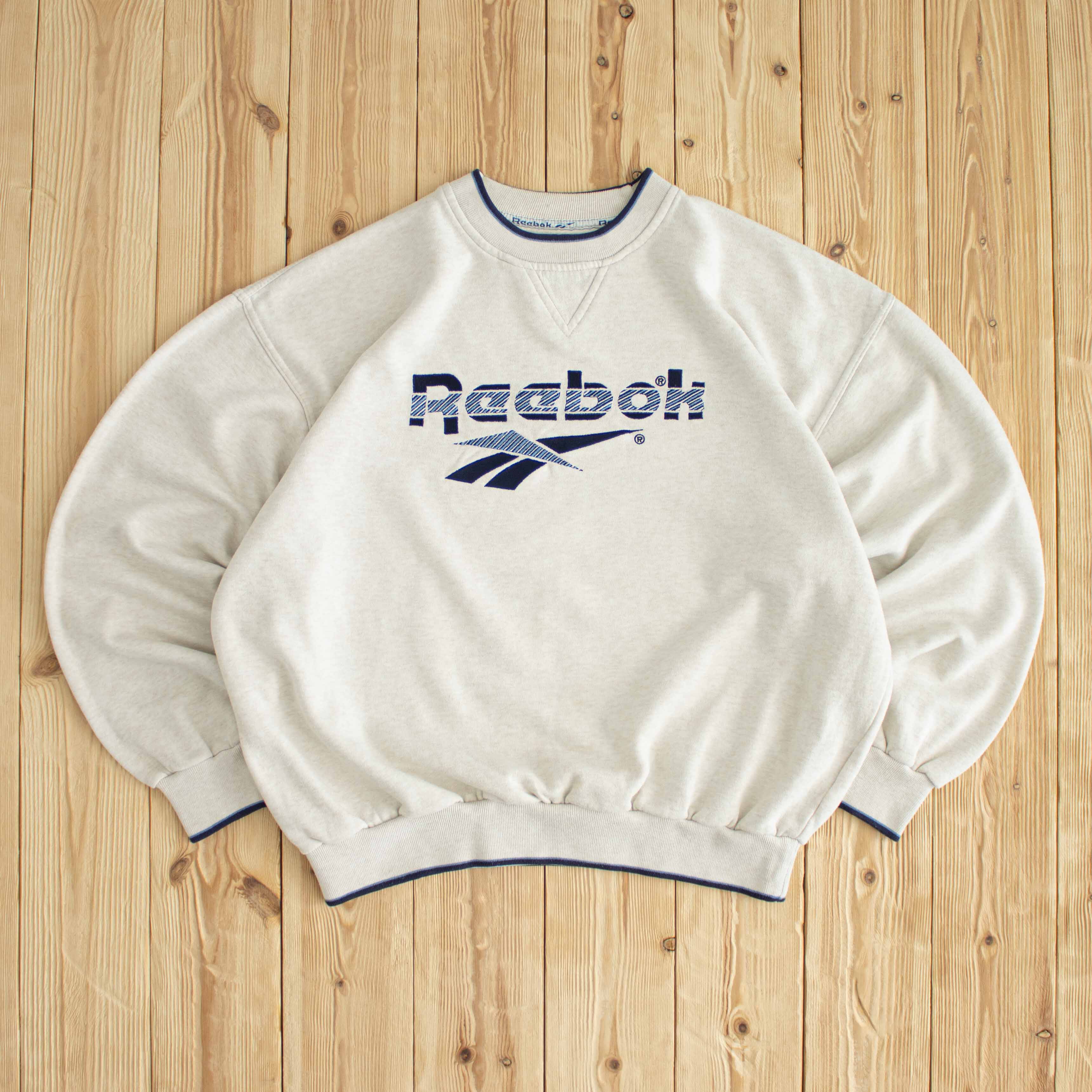(M) Reebok Spell Out Vintage Embroidered Sweatshirt Beige