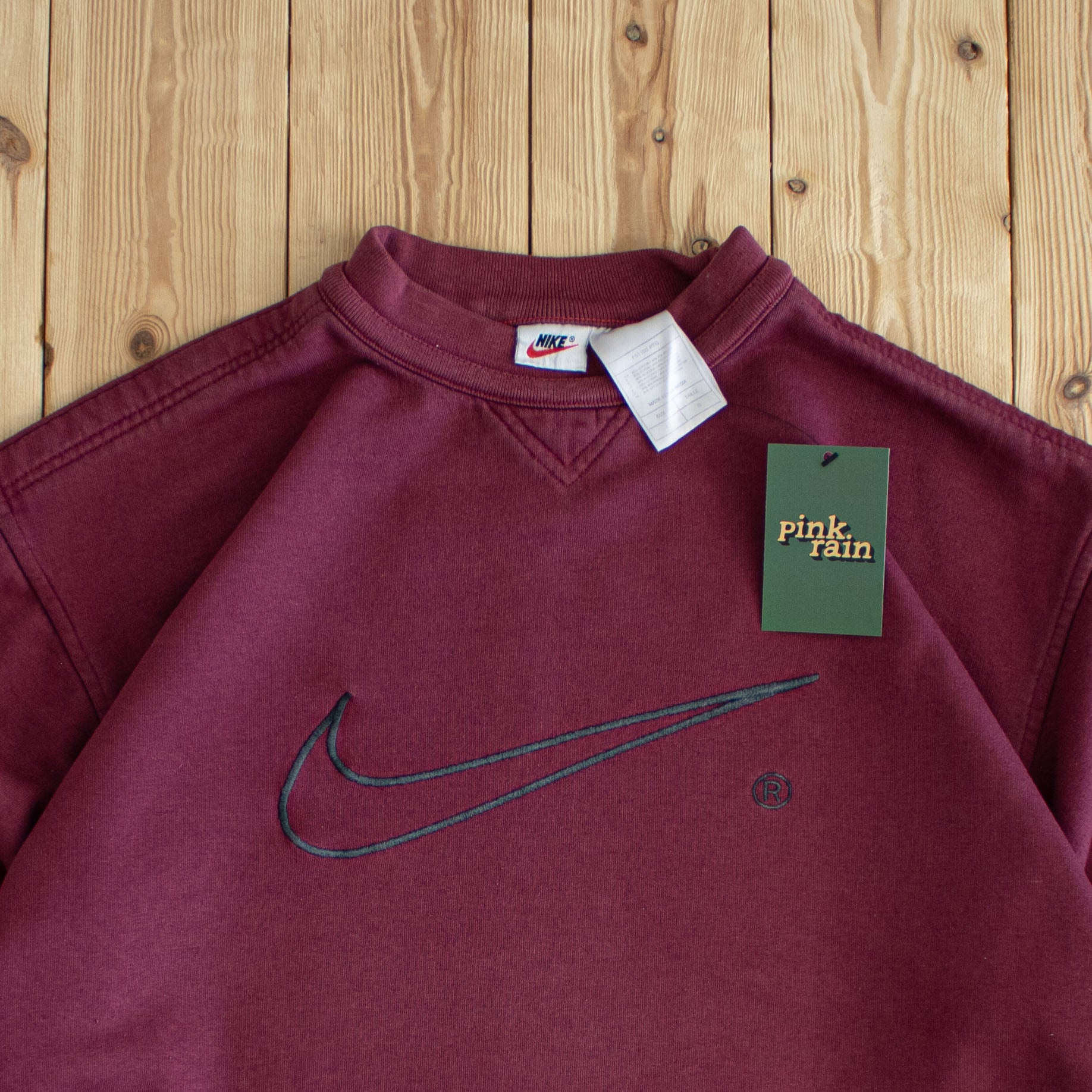 (M) Nike Swoosh Vintage Embroidered Sweatshirt Red