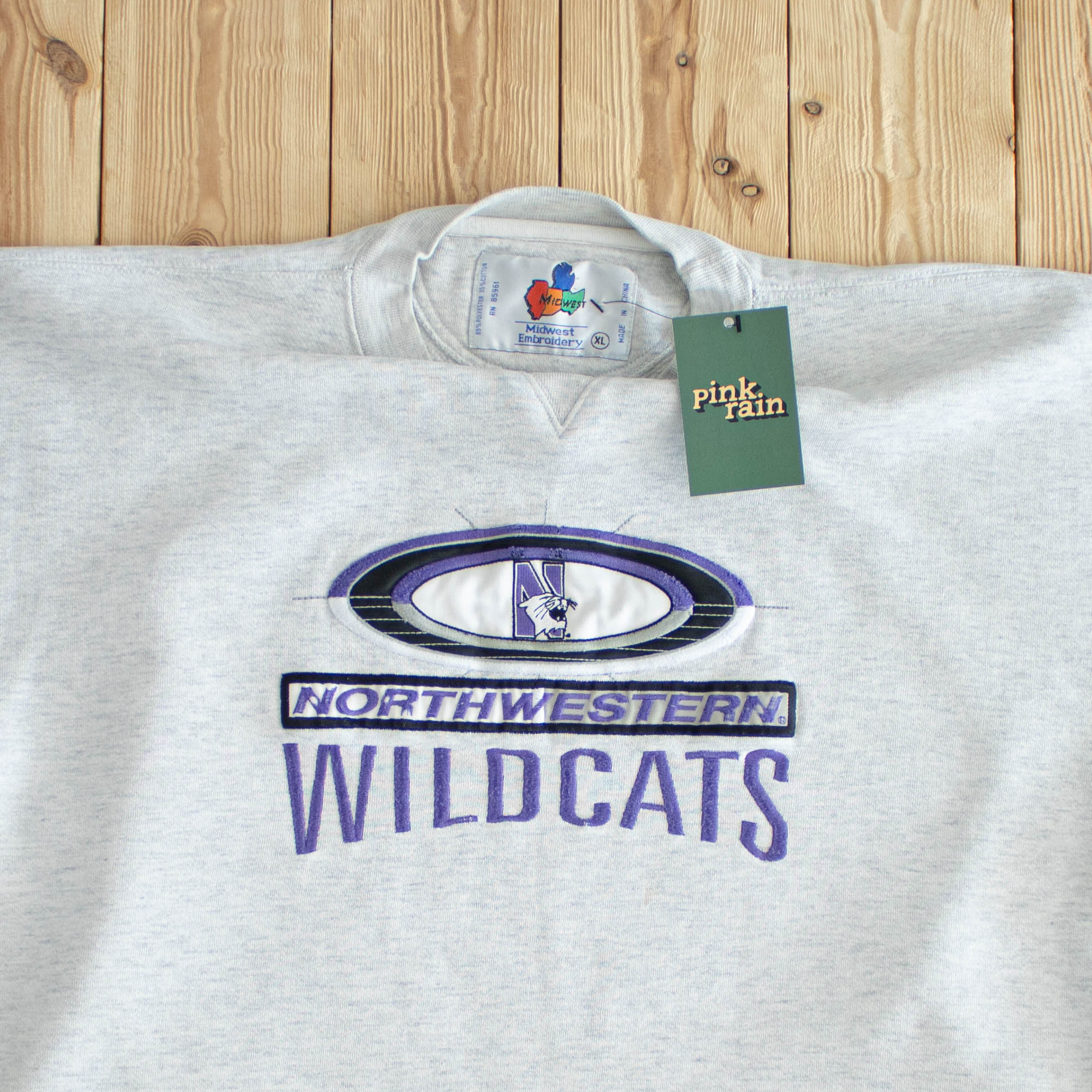 (L) Midwest Northern Wildcats Vintage Embroidered Sweatshirt White
