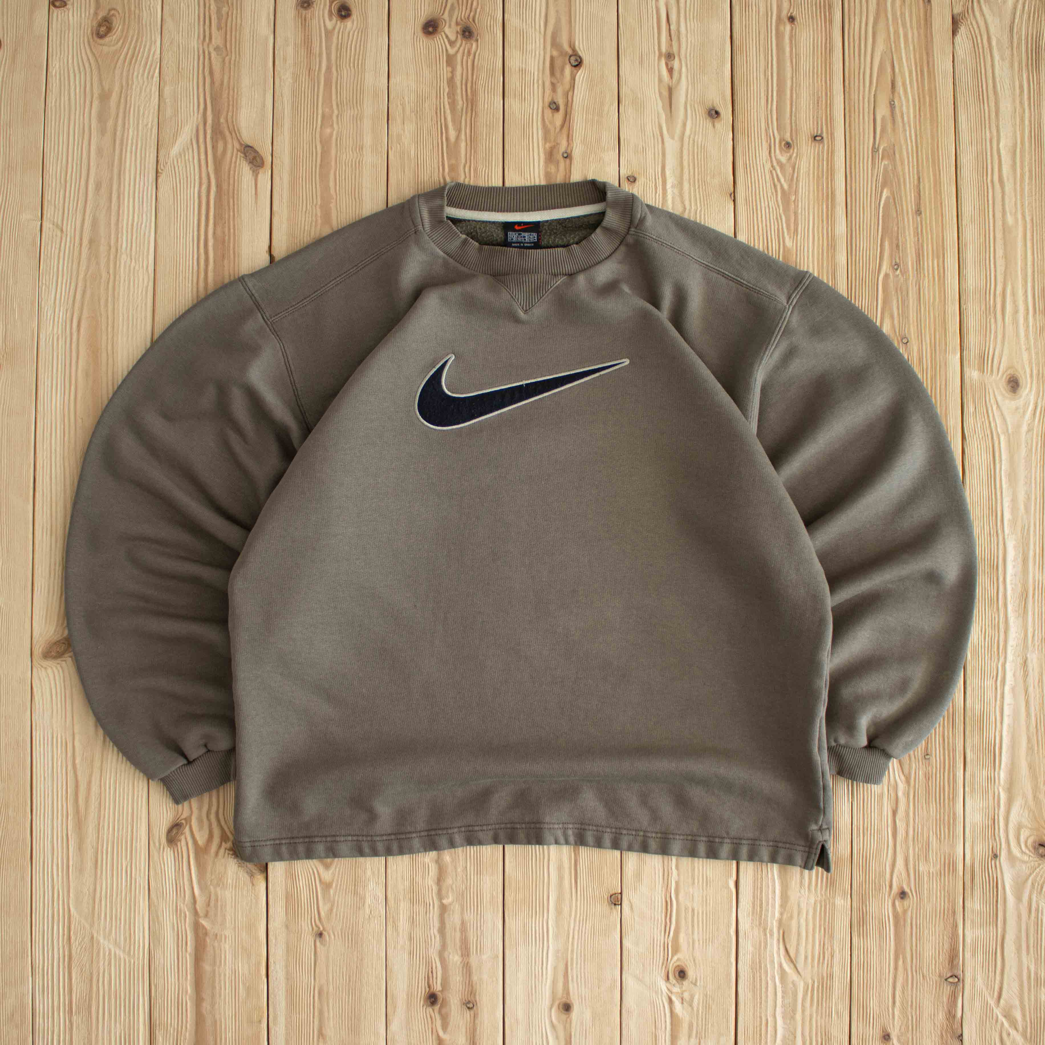 (M) Nike Swoosh Vintage Embroidered Sweatshirt Brown