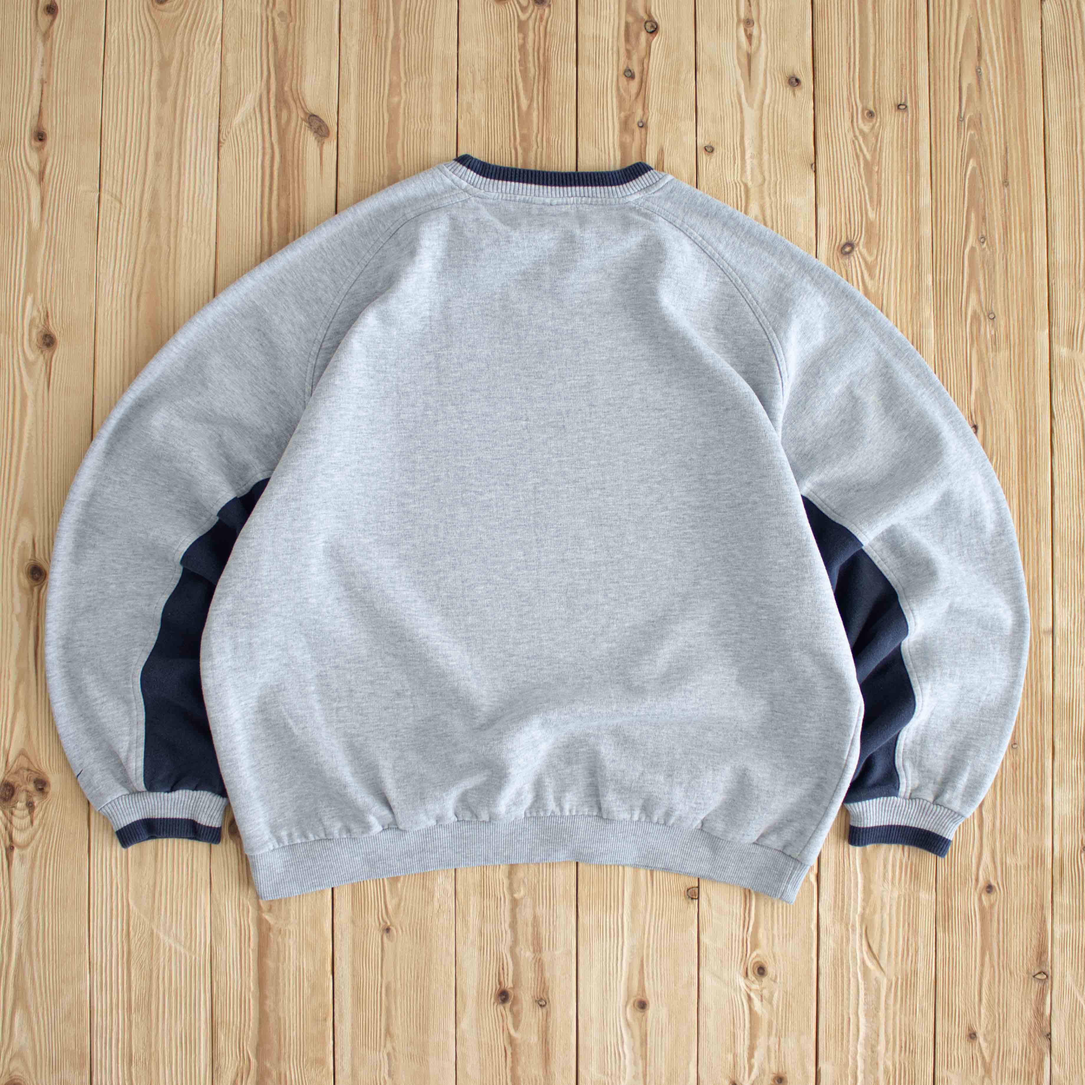 (L) Nike Spell Out Vintage Embroidered Sweatshirt Gray