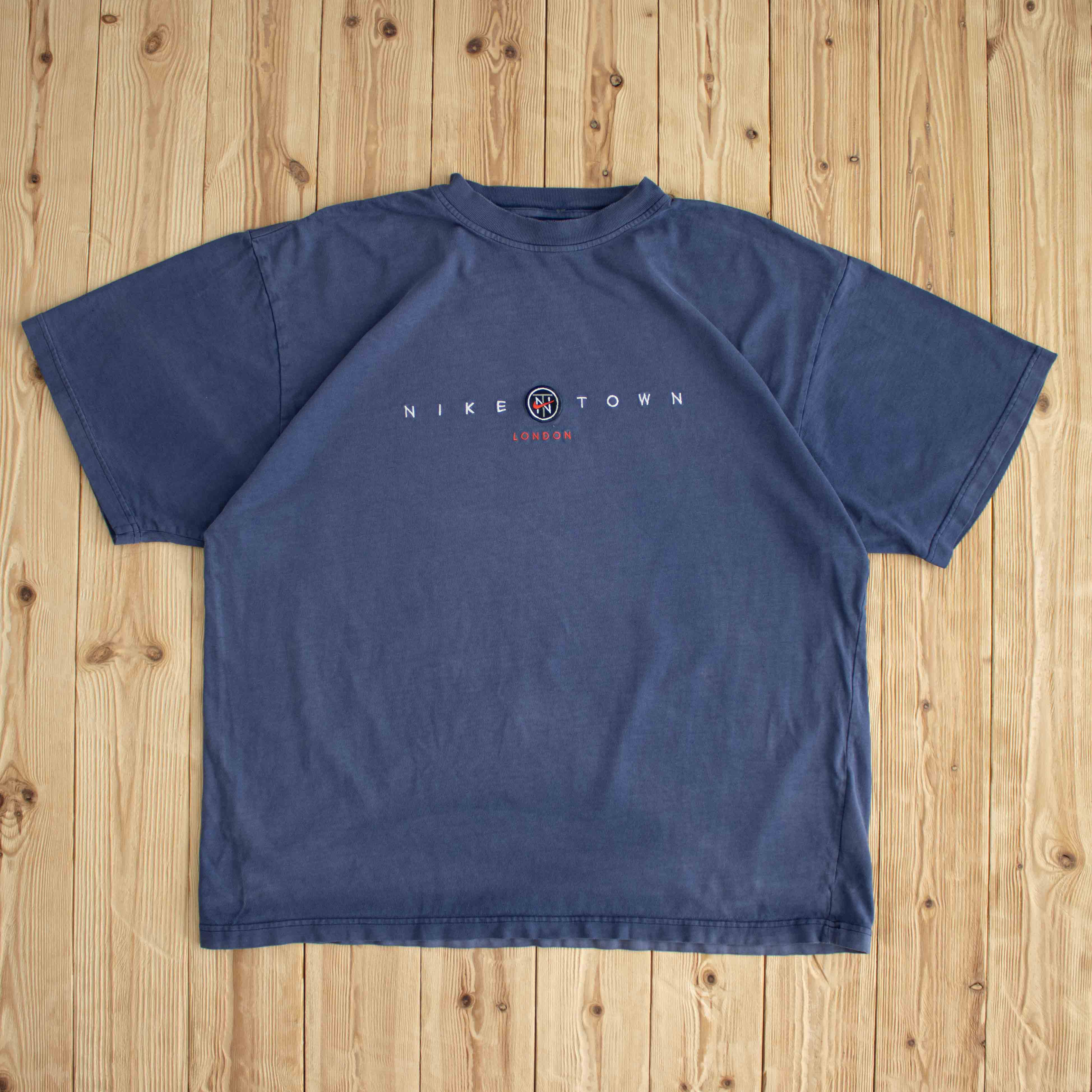 (XL) Nike Town London Vintage Embroidered T-Shirt Blue