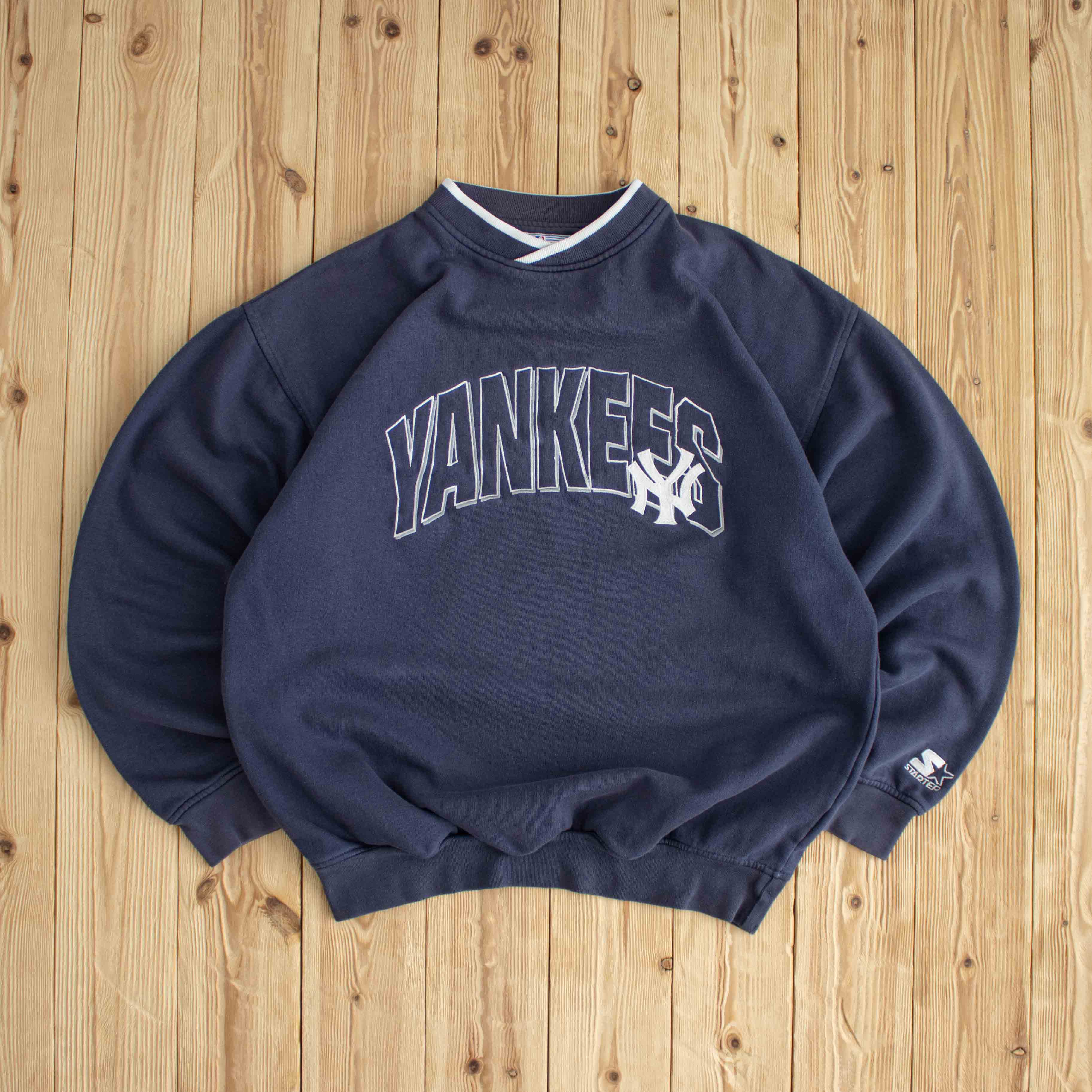(M) Starter New York Yankees Vintage Embroidered Sweatshirt Blue