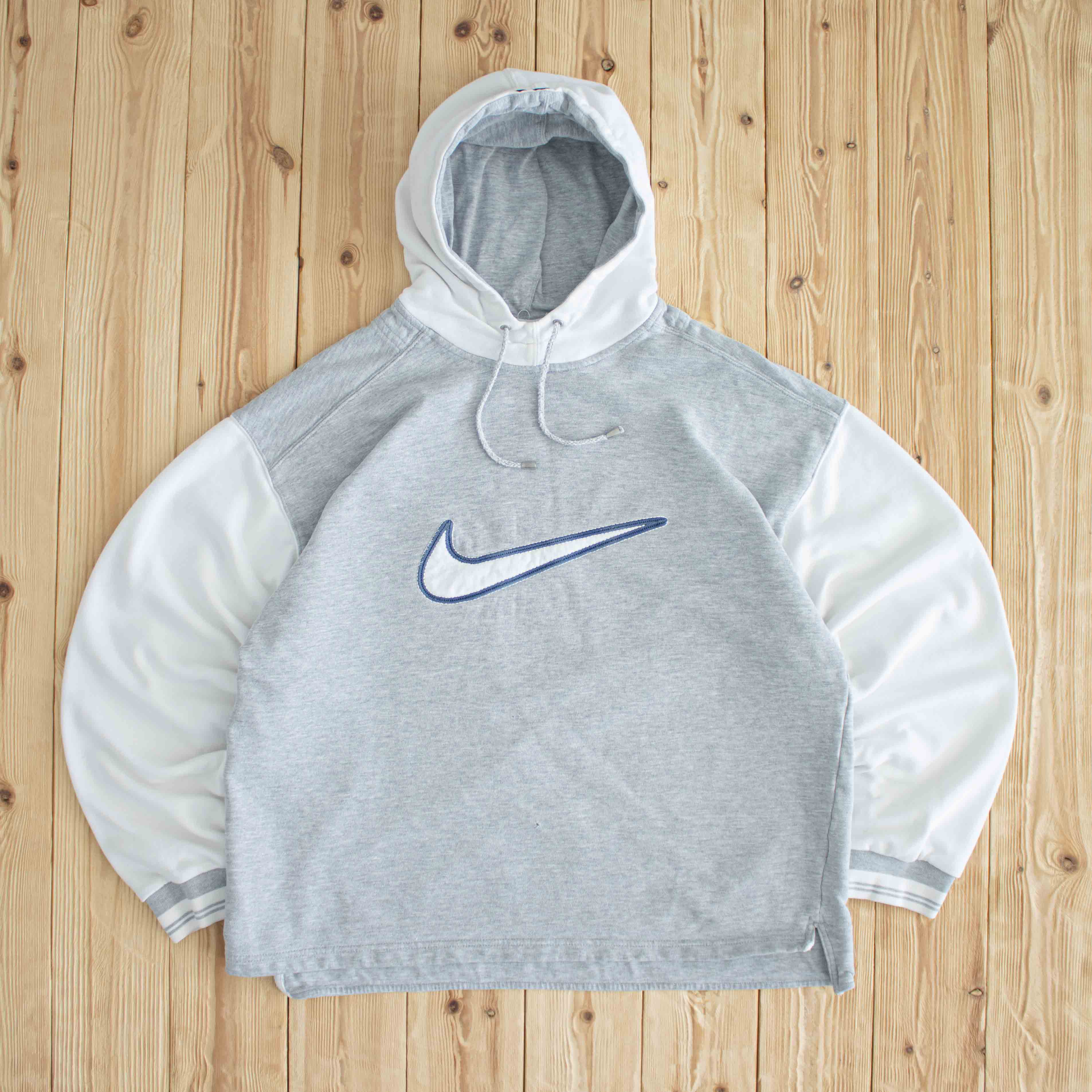 (M) Nike Swoosh Vintage Embroidered Hoodie Gray