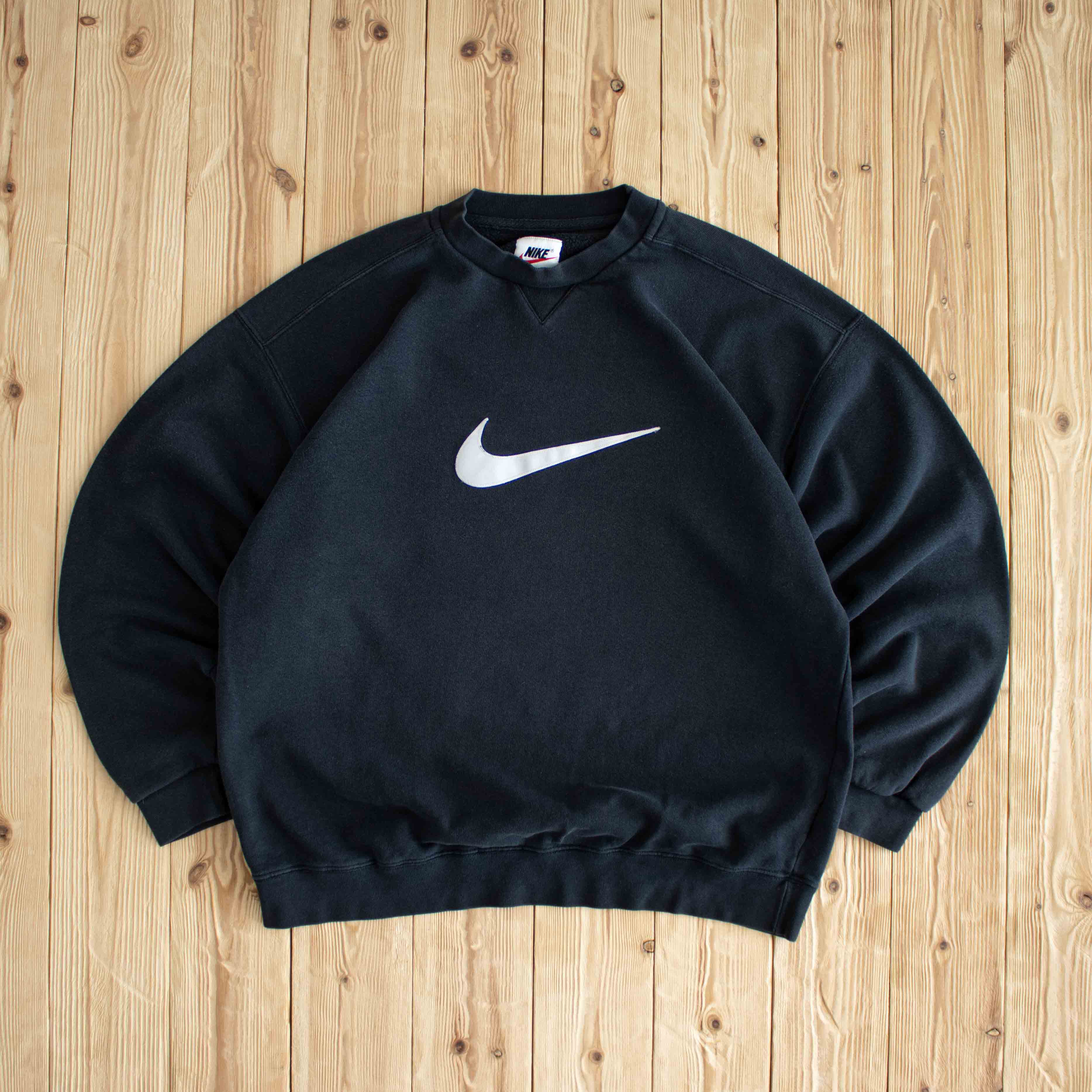 (M/L) Nike Swoosh Vintage Embroidered Sweatshirt Black
