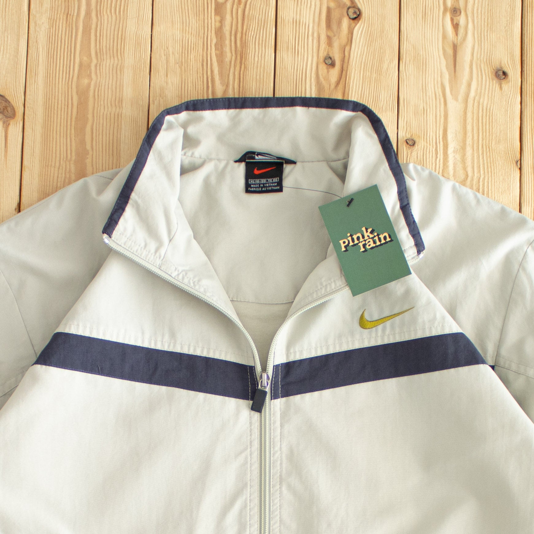 (M) Nike Swoosh Vintage Embroidered Jacket Beige