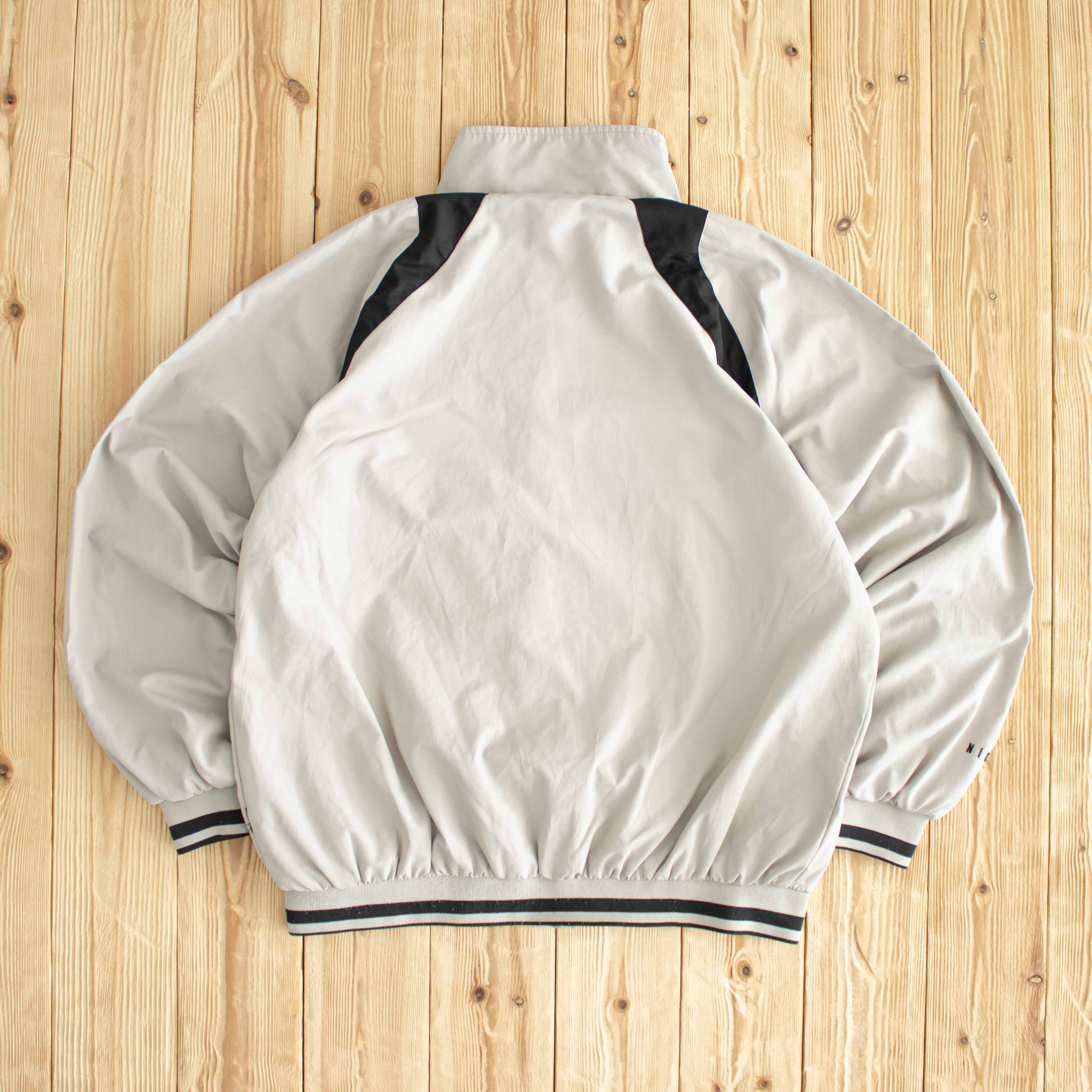 (M) Nike 90 Vintage Embroidered Jacket Beige