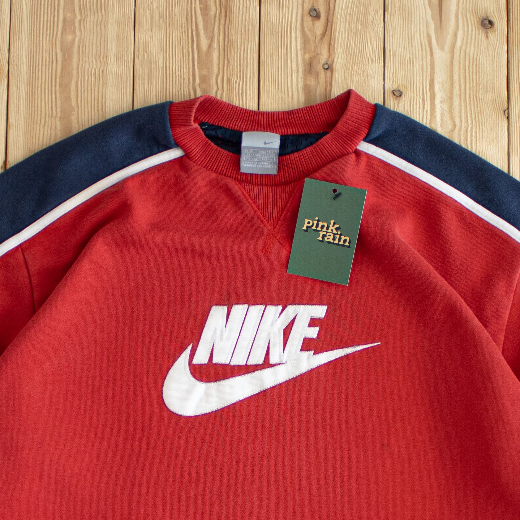 (L) Nike Vintage Logo Embroidered Sweatshirt Red