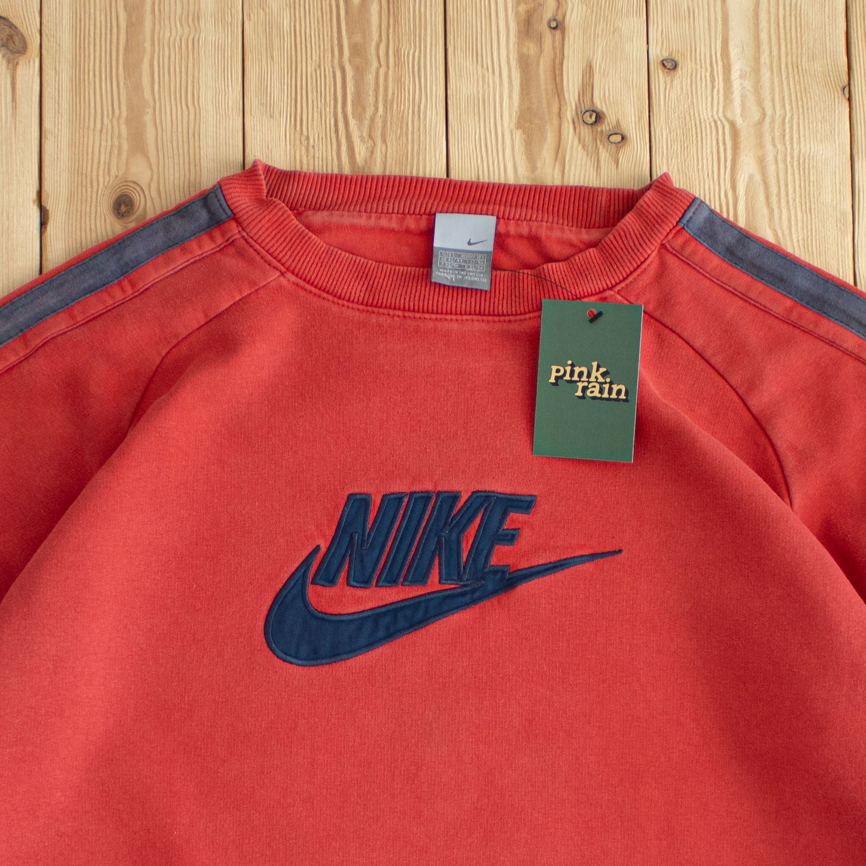 (M) Nike Logo Vintage Embroidered Sweatshirt Red