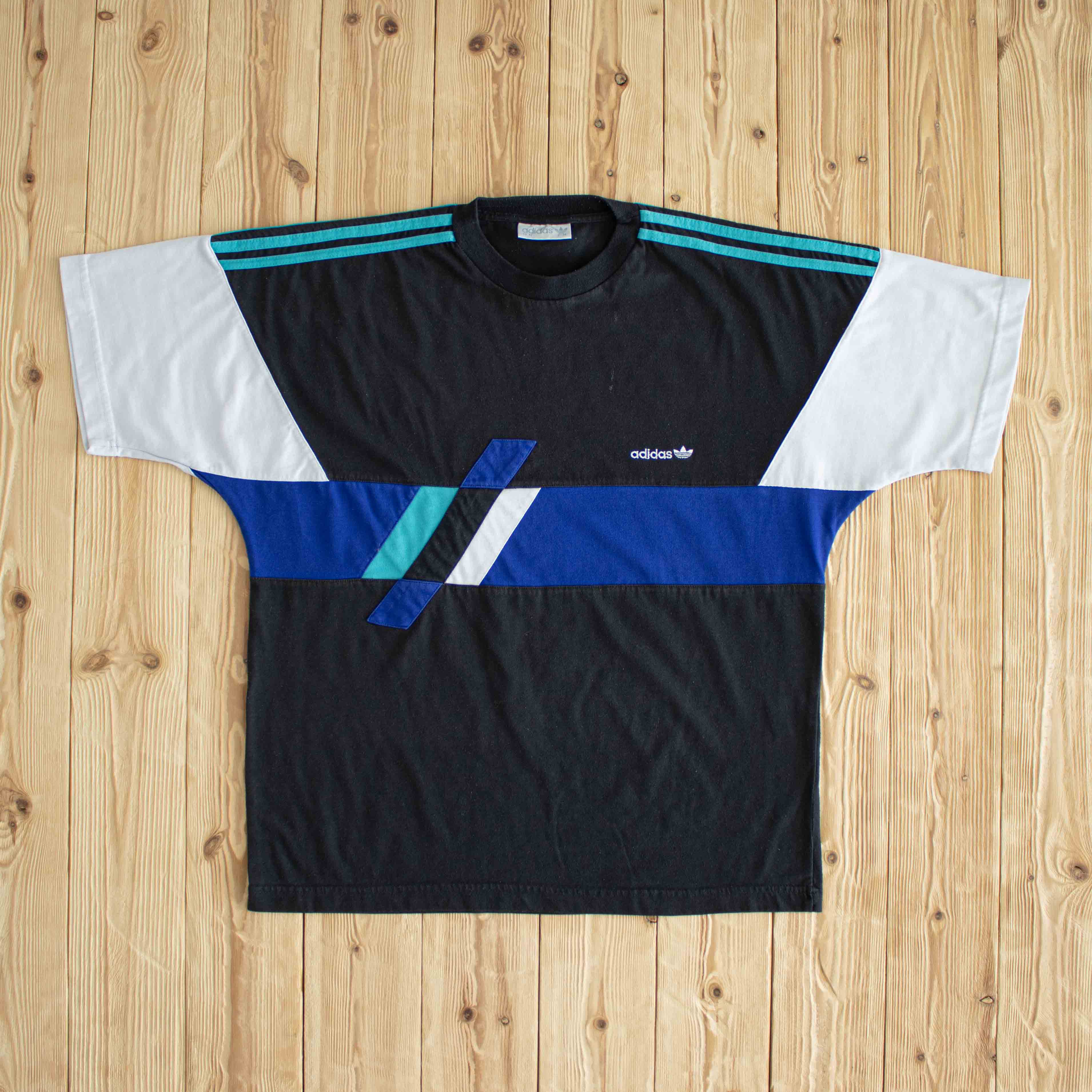 (L) Adidas Vintage Embroidered T-Shirt Black