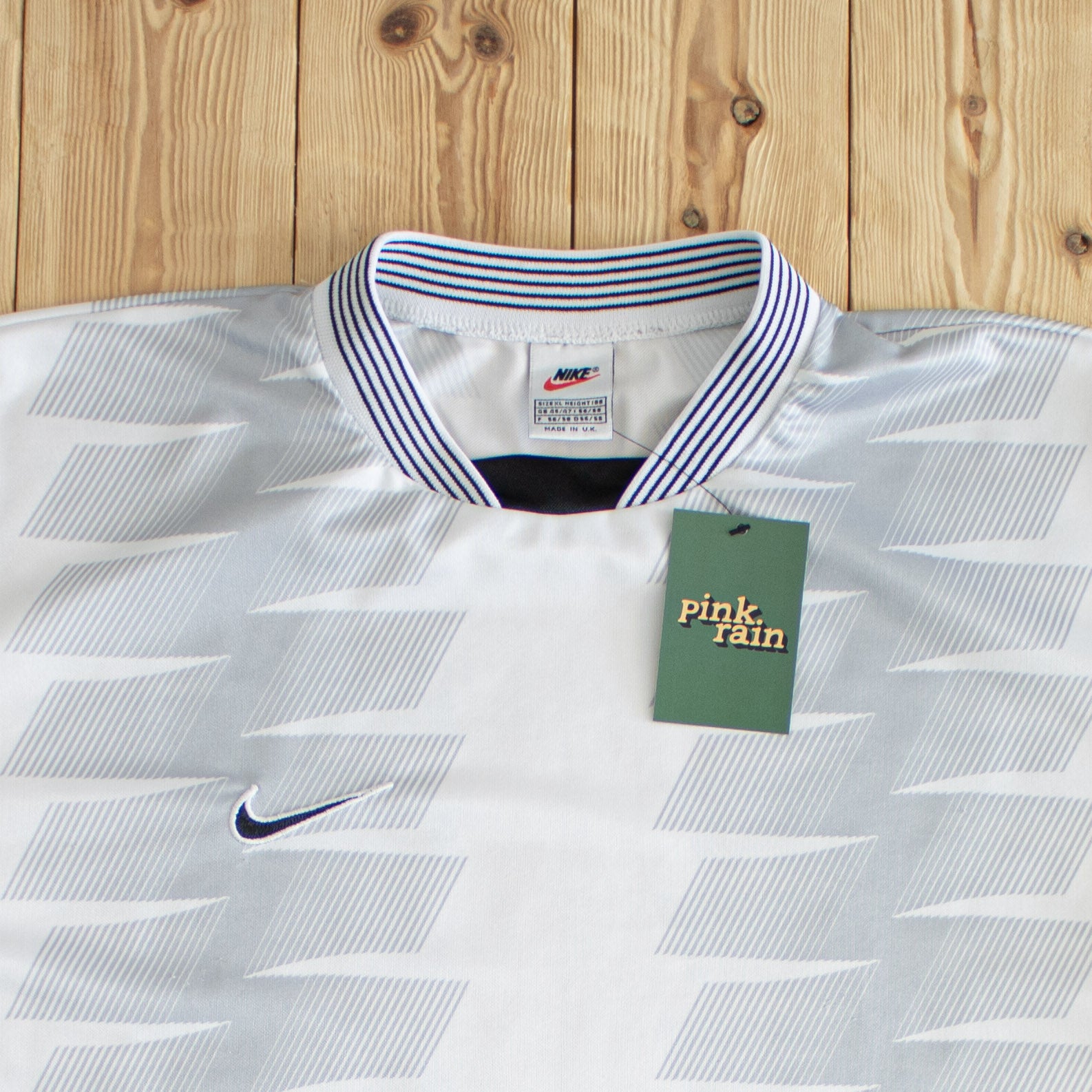(L/XL) Nike Swoosh Vintage Embroidered T-Shirt White
