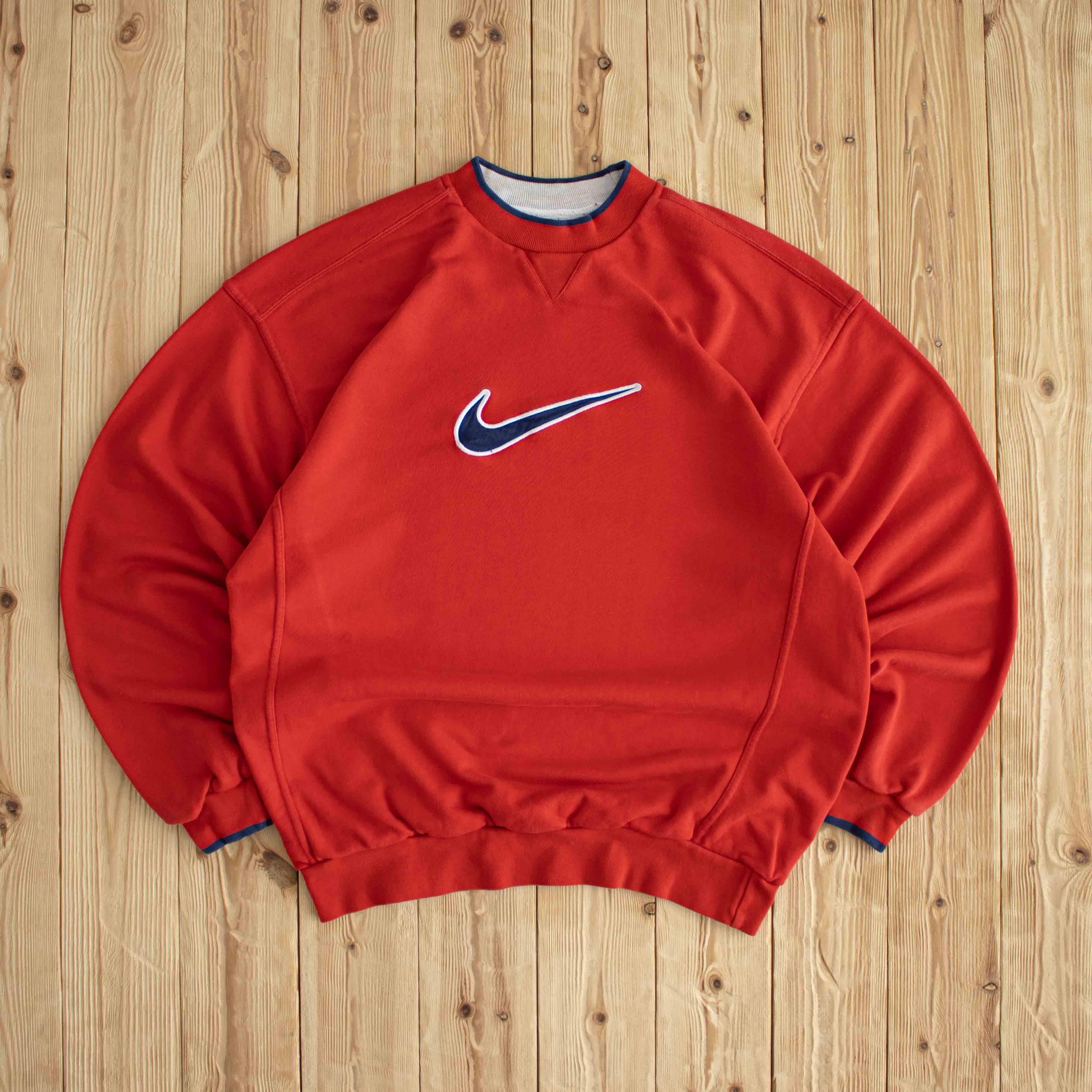 (L/XL) Nike Swoosh Vintage Embroidered Sweatshirt Red