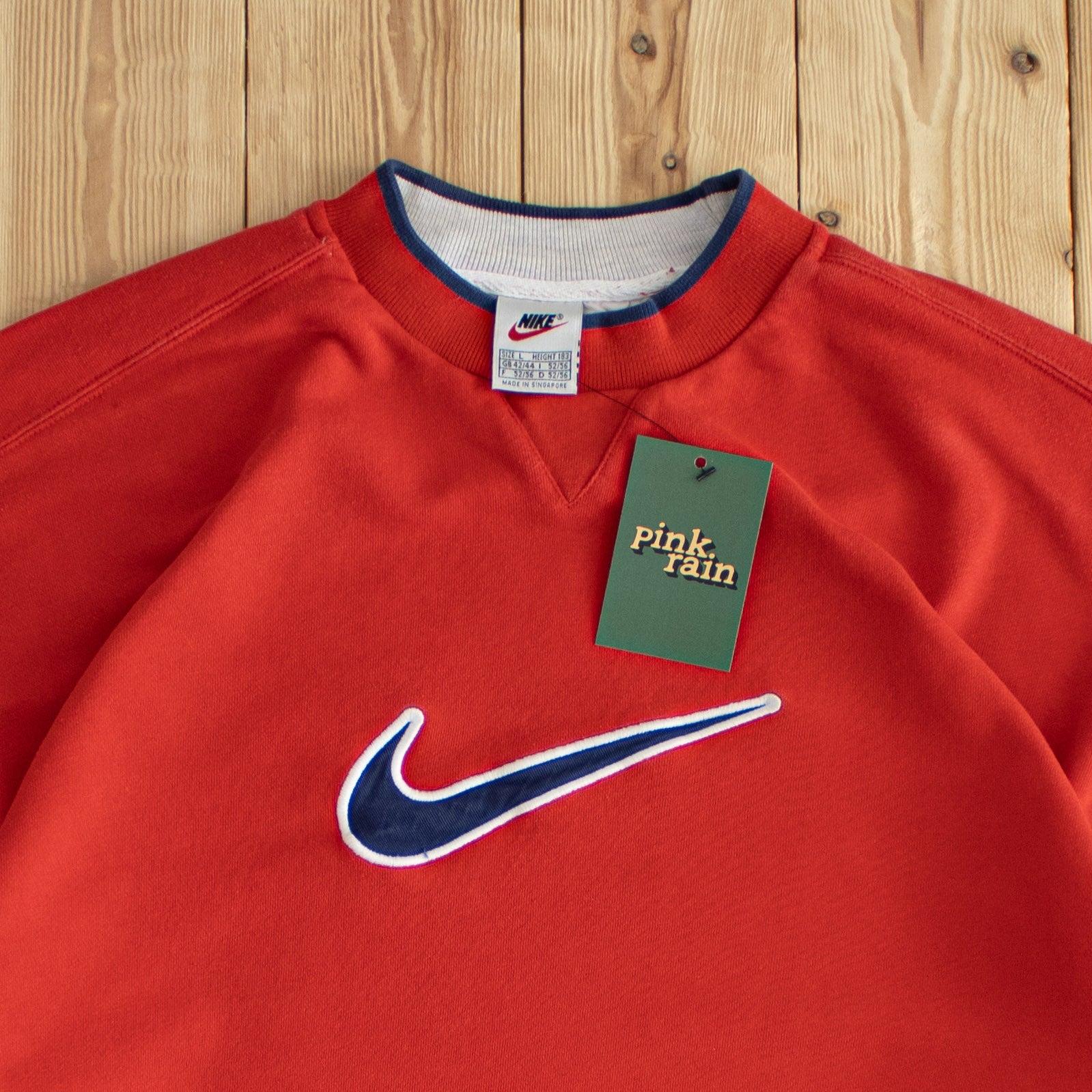 (L/XL) Nike Swoosh Vintage Embroidered Sweatshirt Red