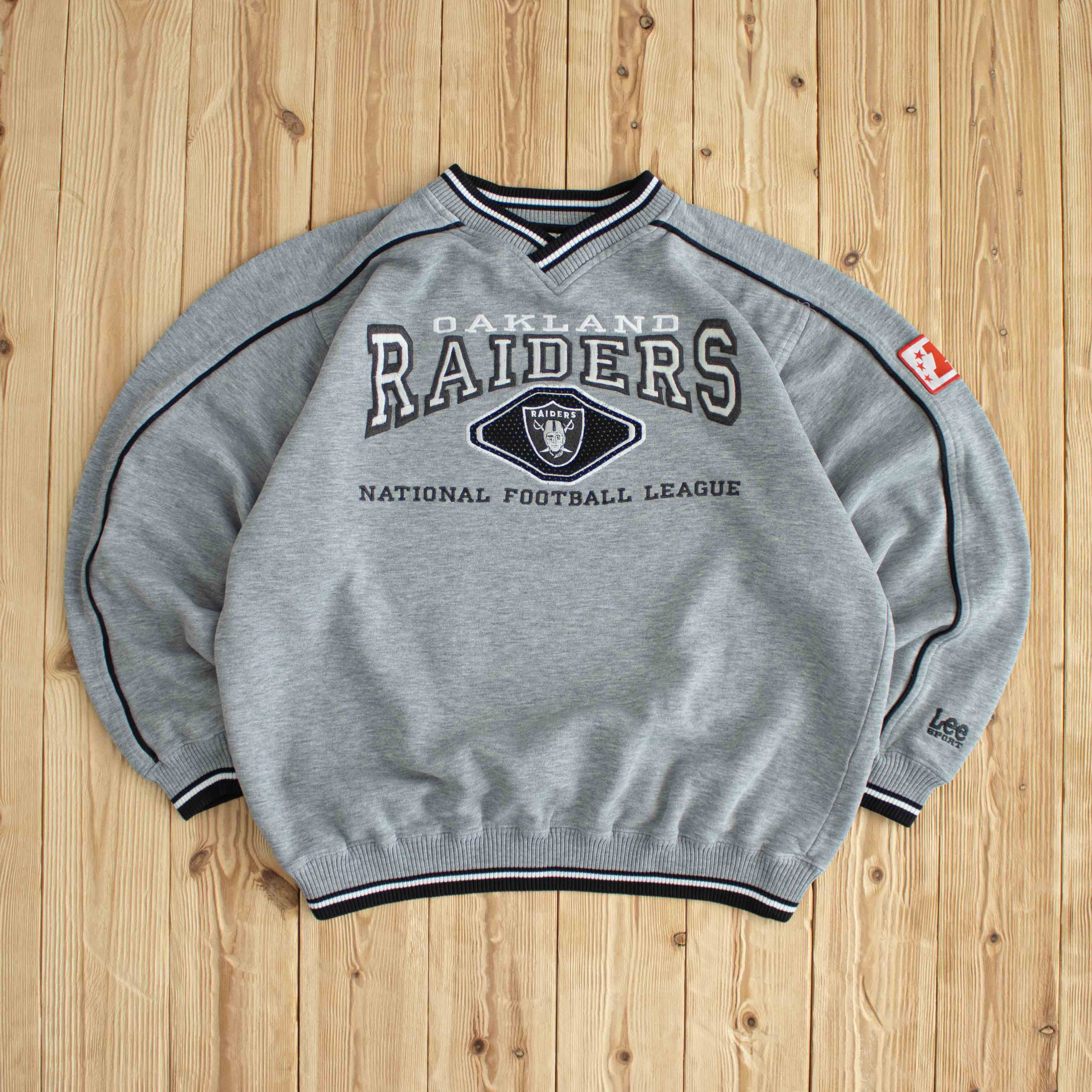 (M) Lee Oakland Raiders Vintage Embroidered Sweatshirt Gray