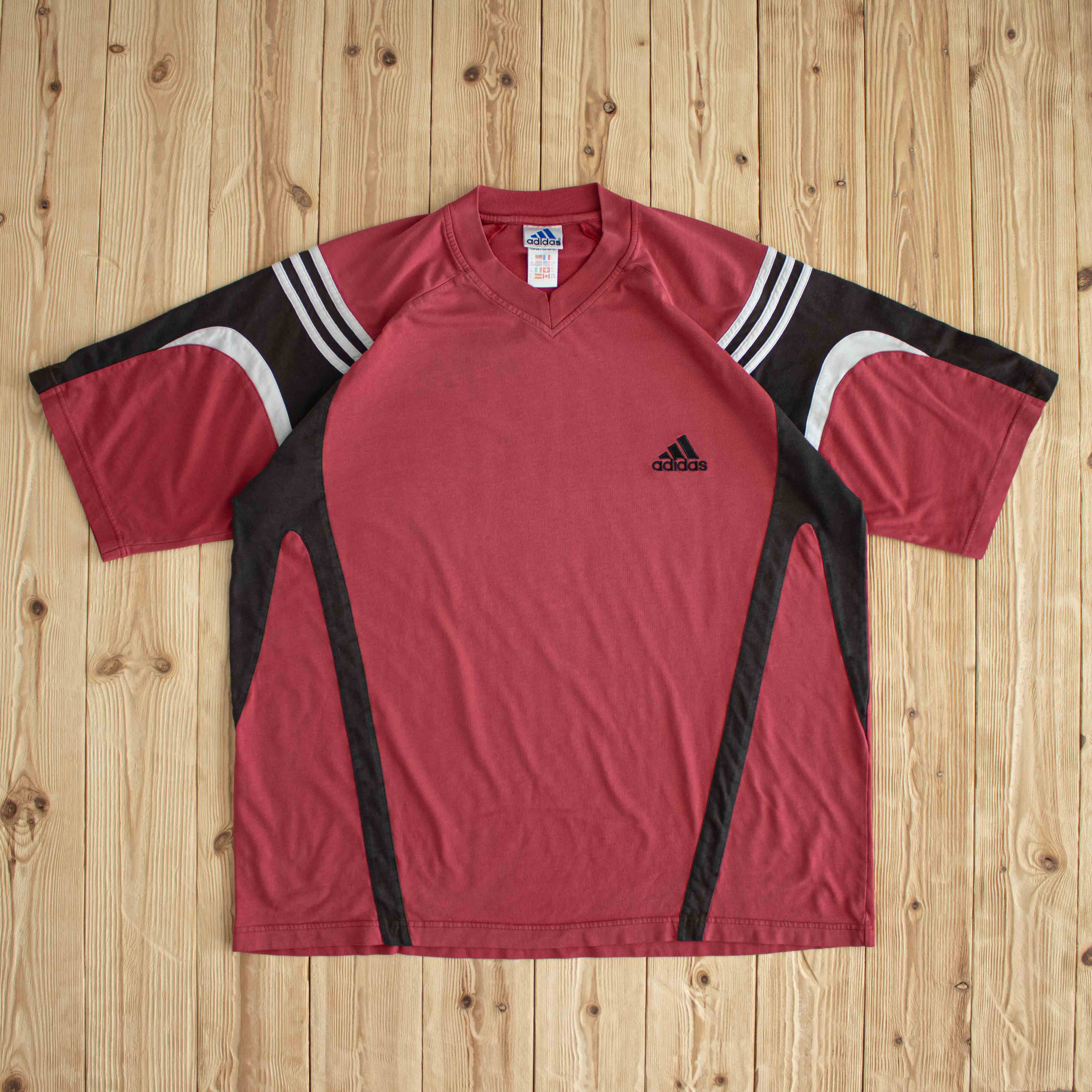 (XL) Adidas Vintage Embroidered T-Shirt Red
