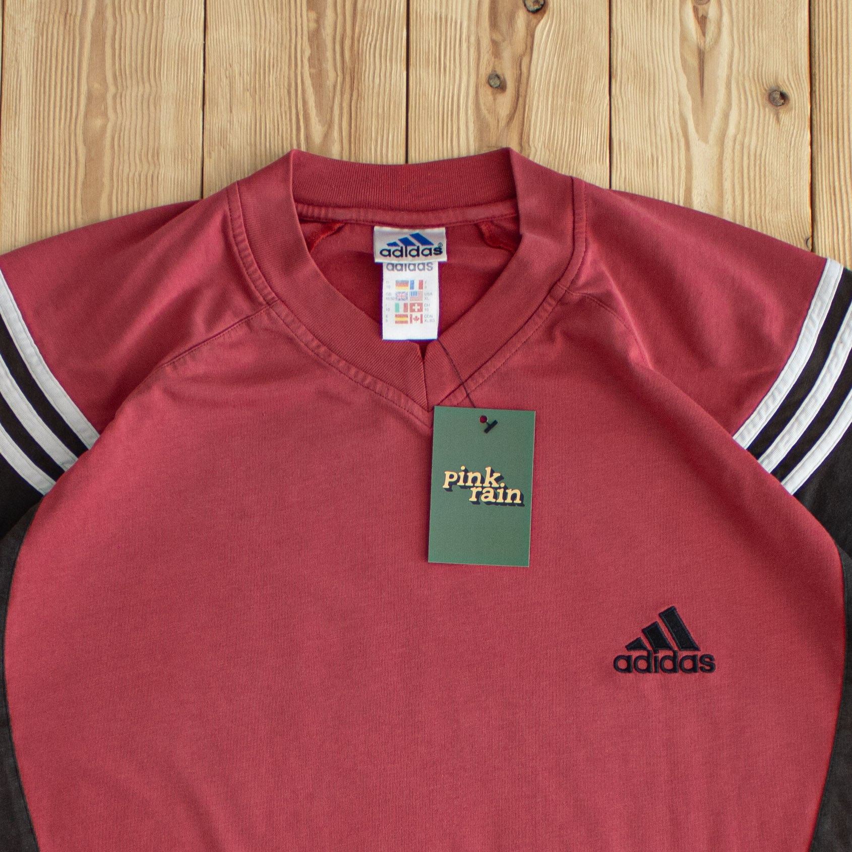 (XL) Adidas Vintage Embroidered T-Shirt Red