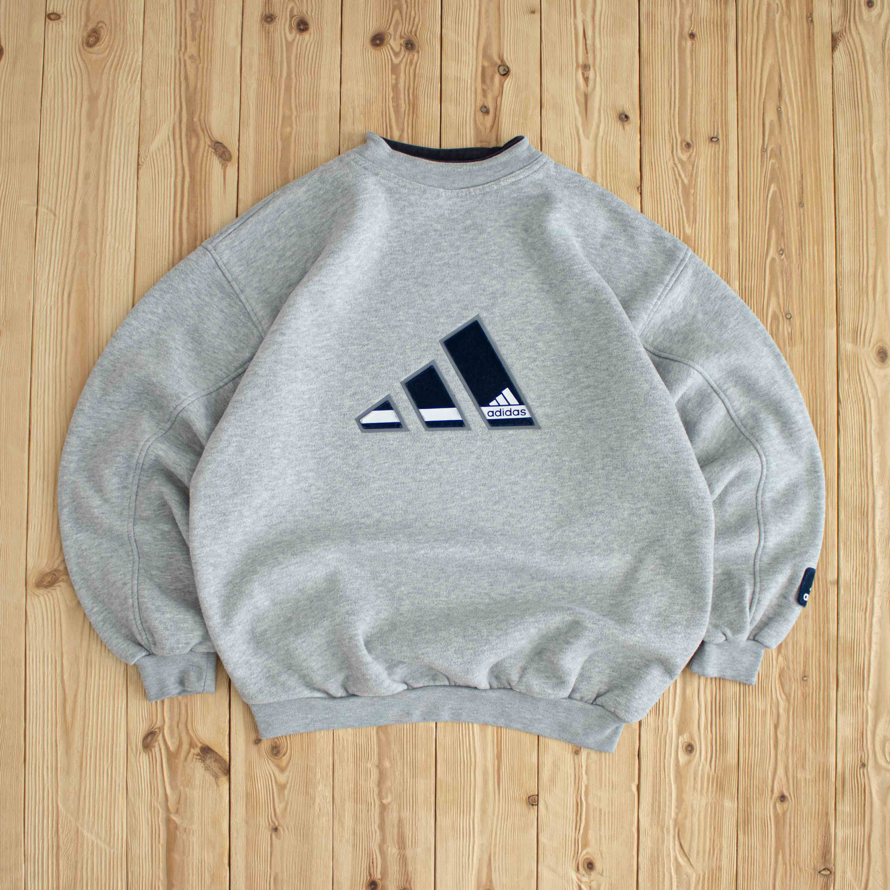 (M/L) Adidas Vintage Logo Sweatshirt Gray