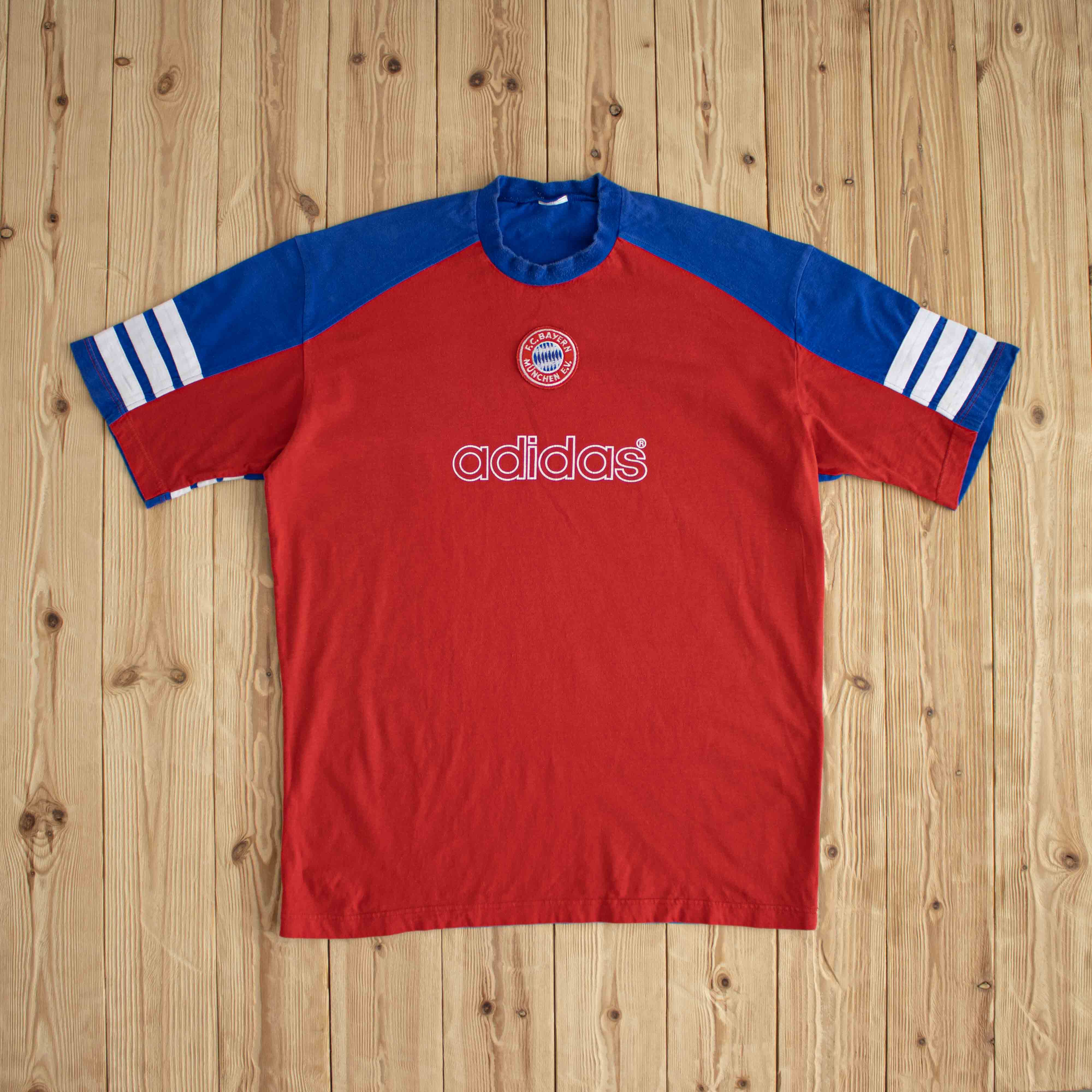 (M/L) Adidas F.C Bayern Munich Vintage Embroidered T-Shirt Blue Red