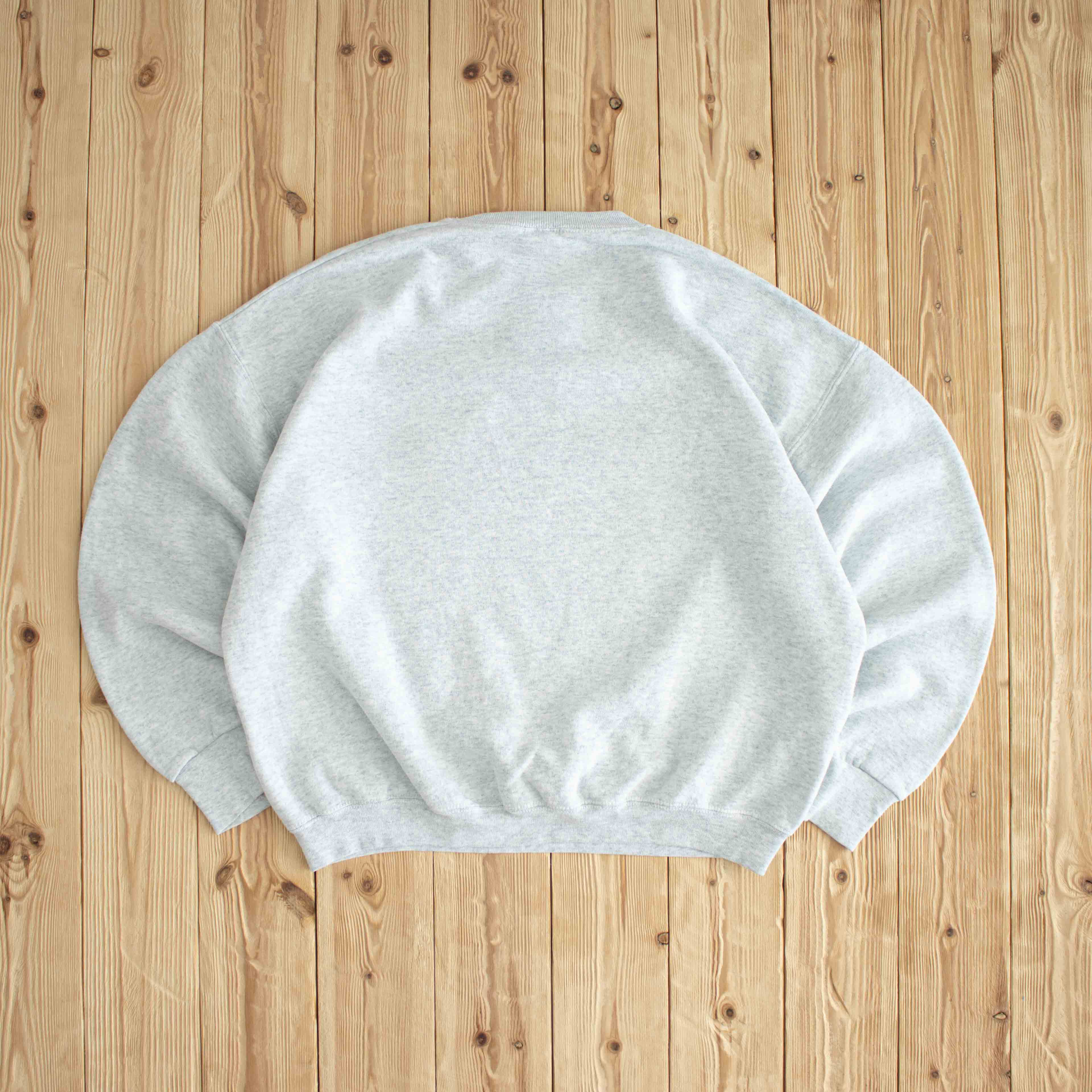 (M) International Polo Club Vintage Embroidered Sweatshirt Gray