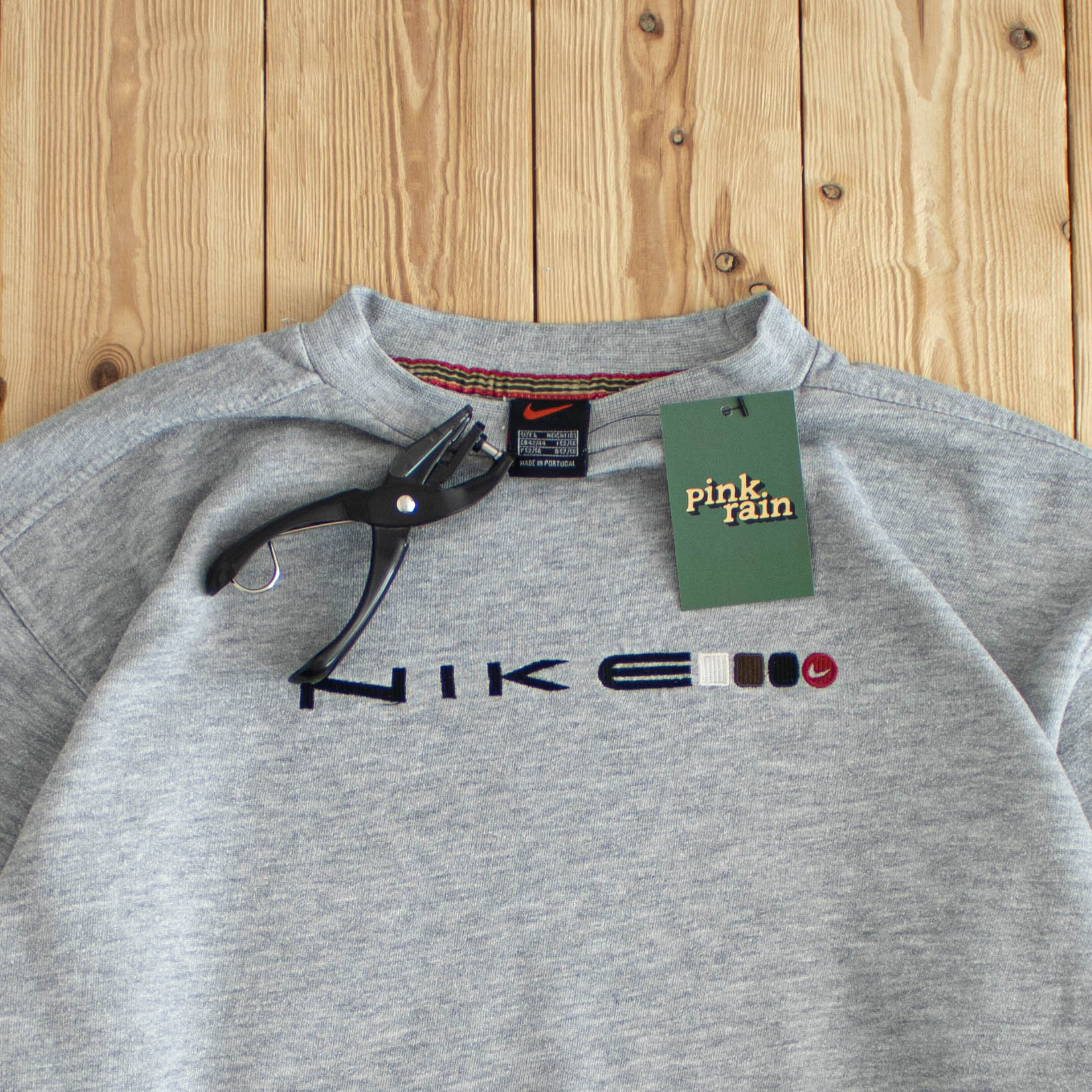 (S/M) Nike Spell Out Vintage Embroidered Sweatshirt Gray