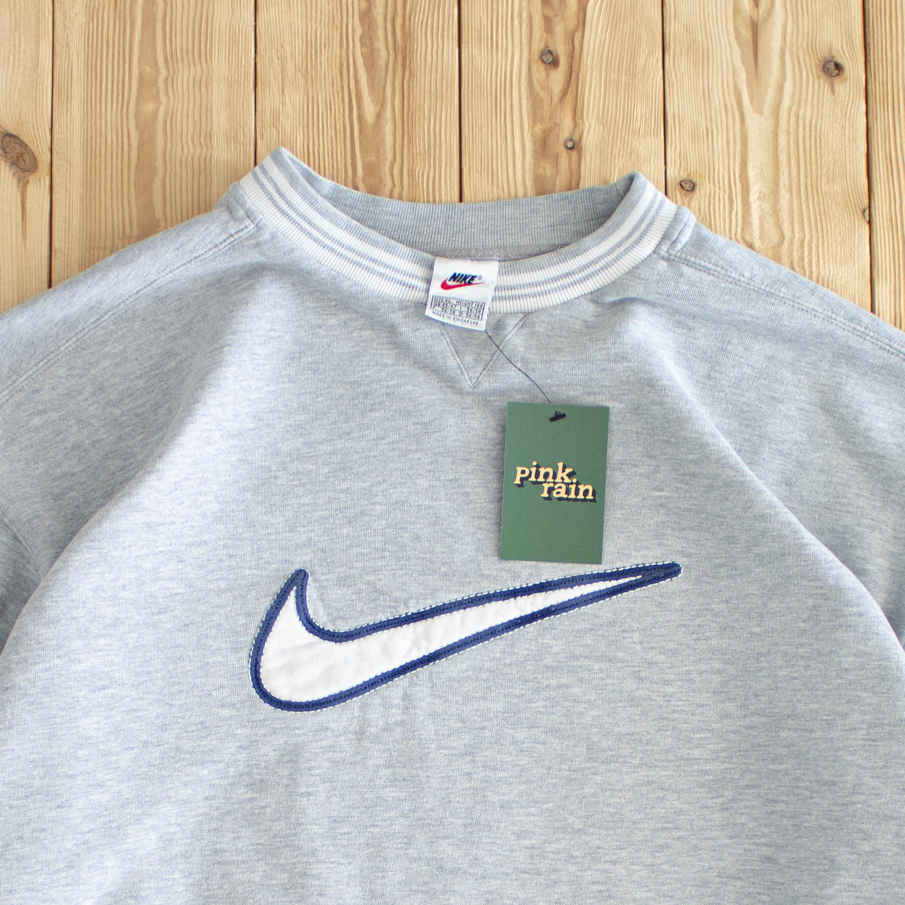(L) Nike Swoosh Vintage Embroidered Sweatshirt Gray