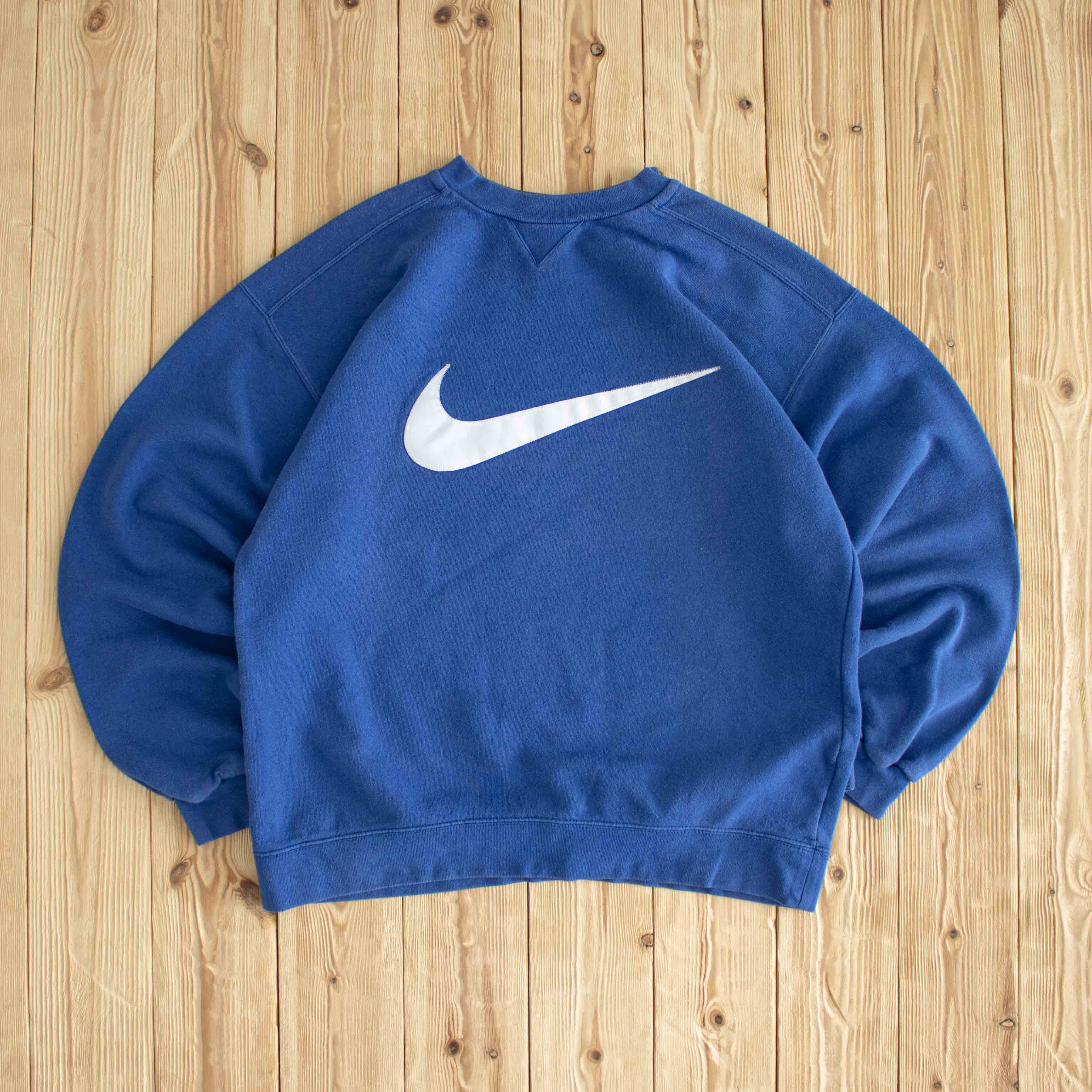 (M) Nike Swoosh Vintage Embroidered Sweatshirt Blue