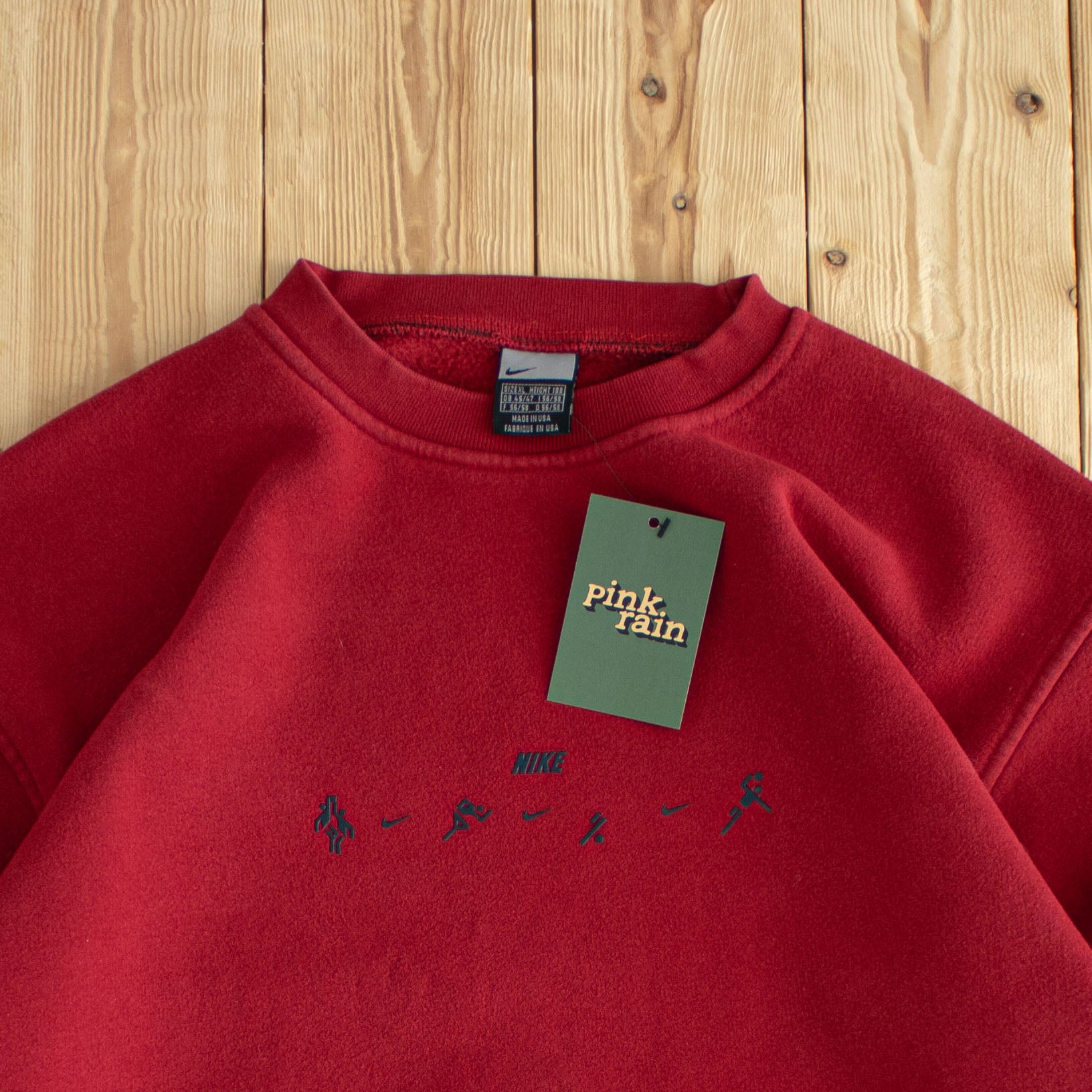 (M/L) Nike Sports Vintage Sweatshirt Red