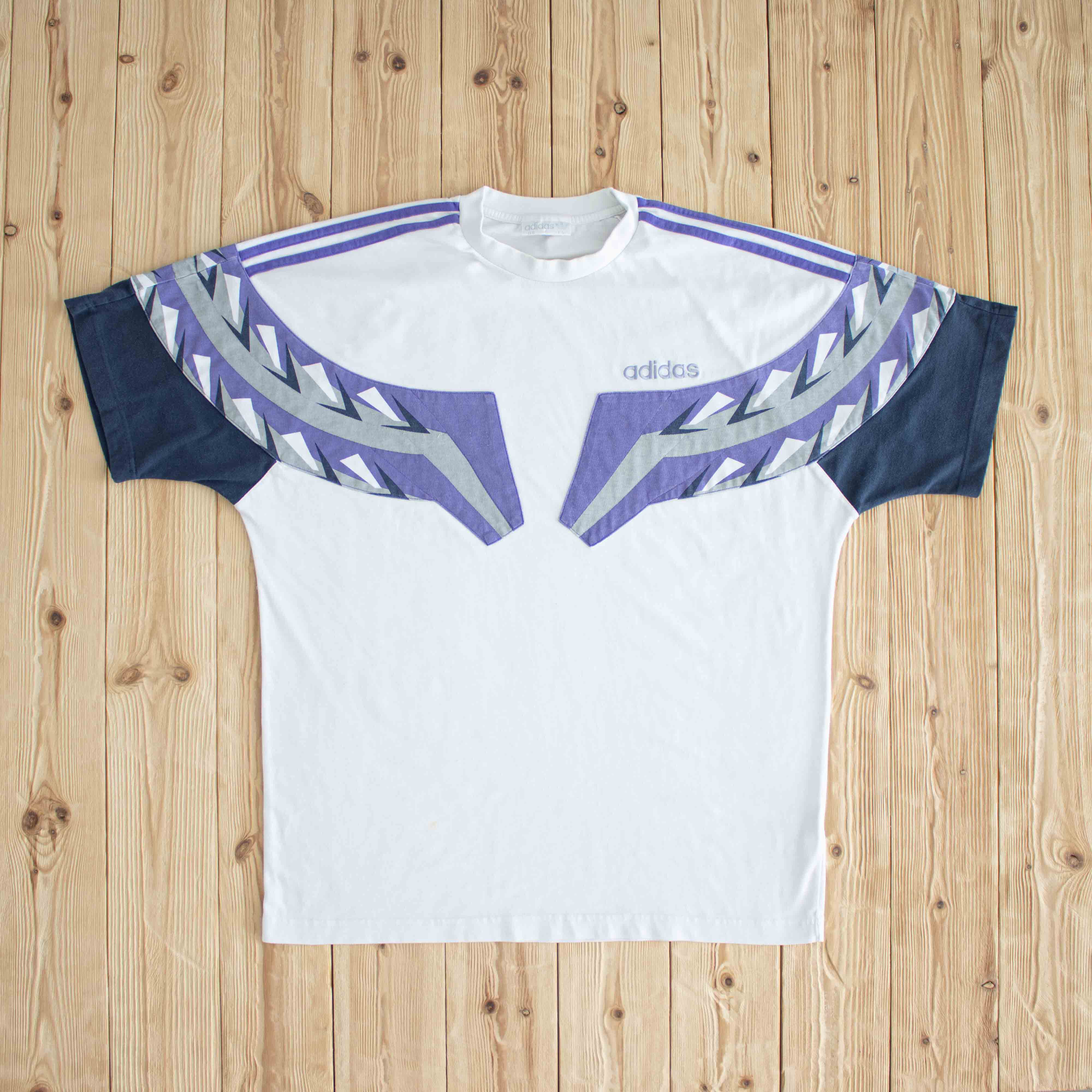 (L) Adidas Vintage Embroidered T-Shirt White