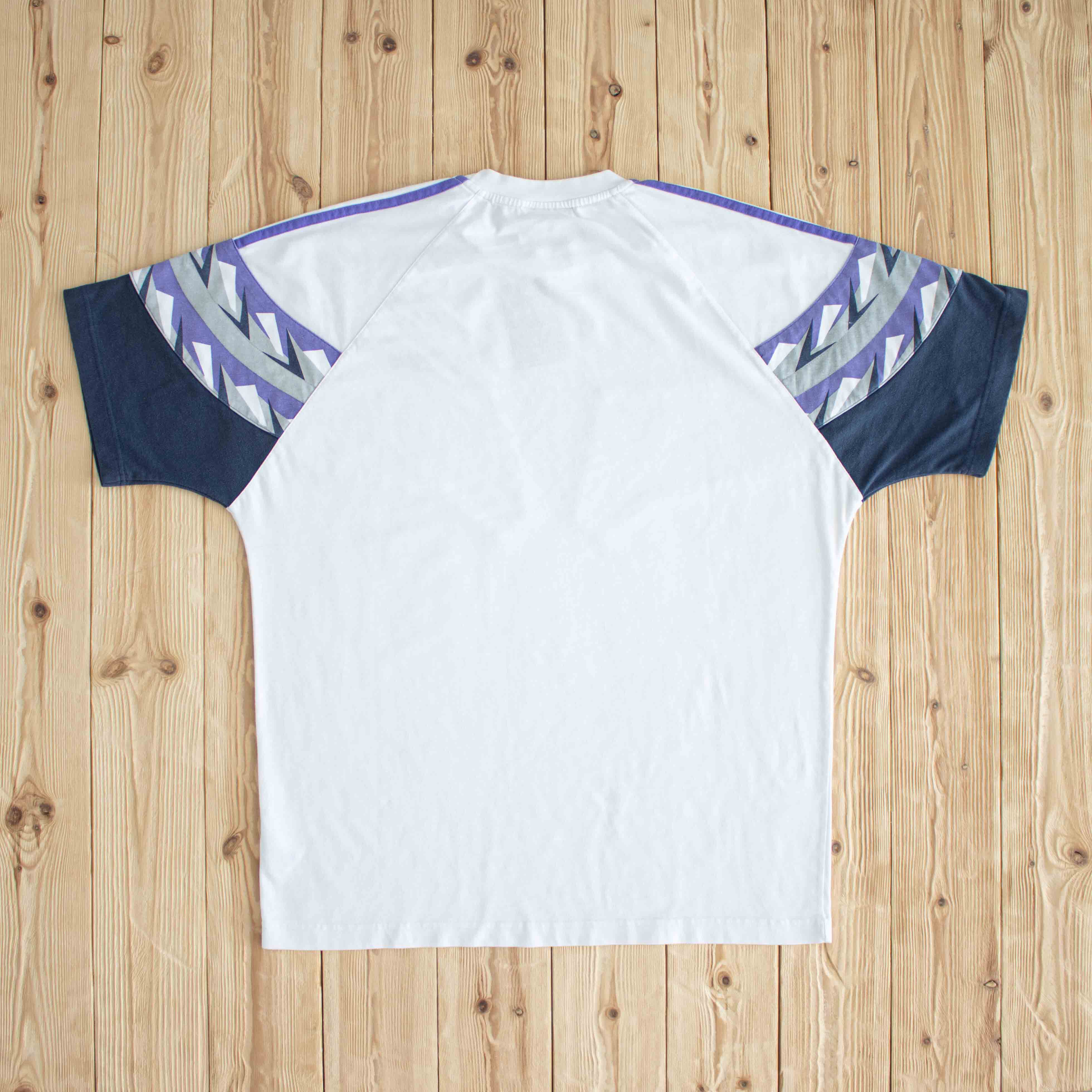 (L) Adidas Vintage Embroidered T-Shirt White