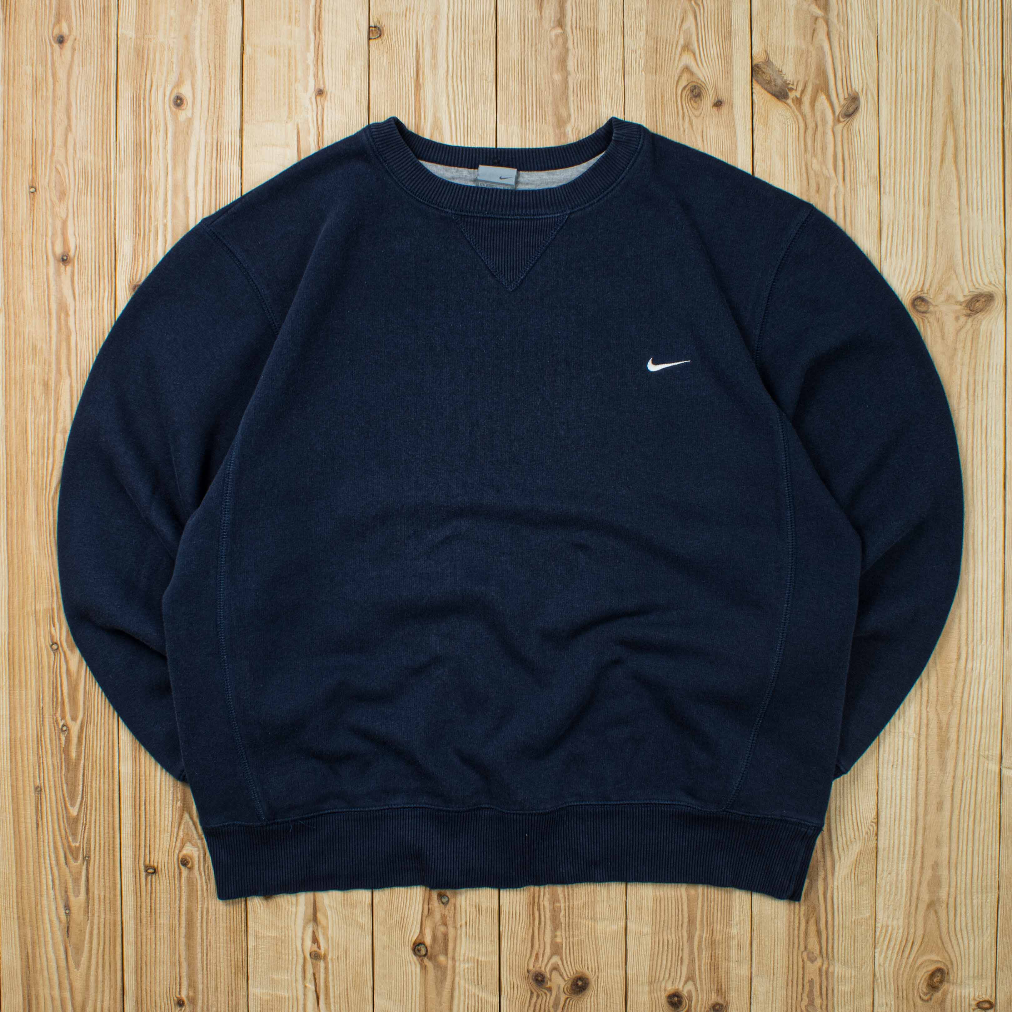 (L) Vintage Nike Essential Embroidered Sweatshirt