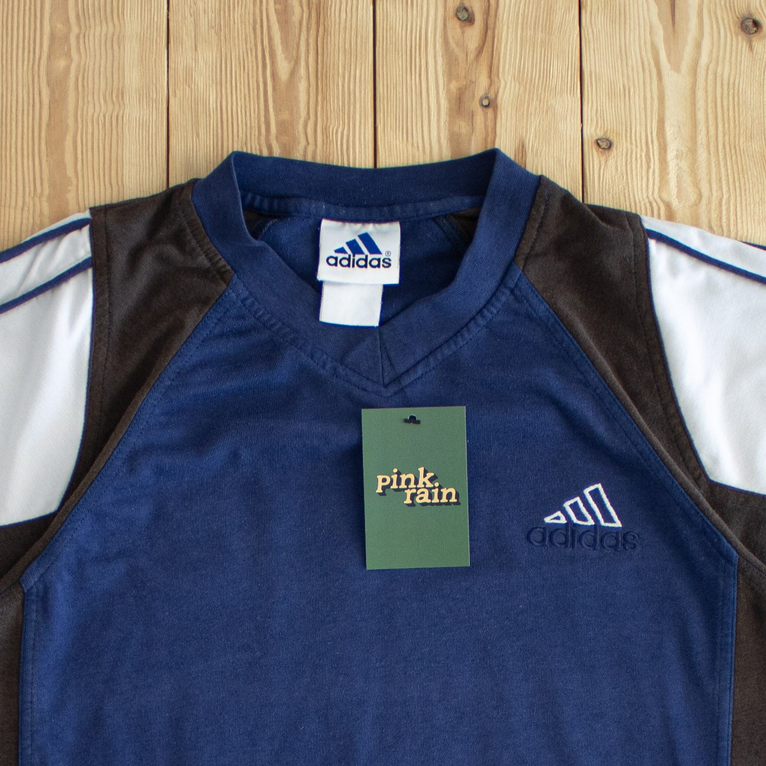 (M/L) Adidas Vintage Embroidered T-Shirt Blue