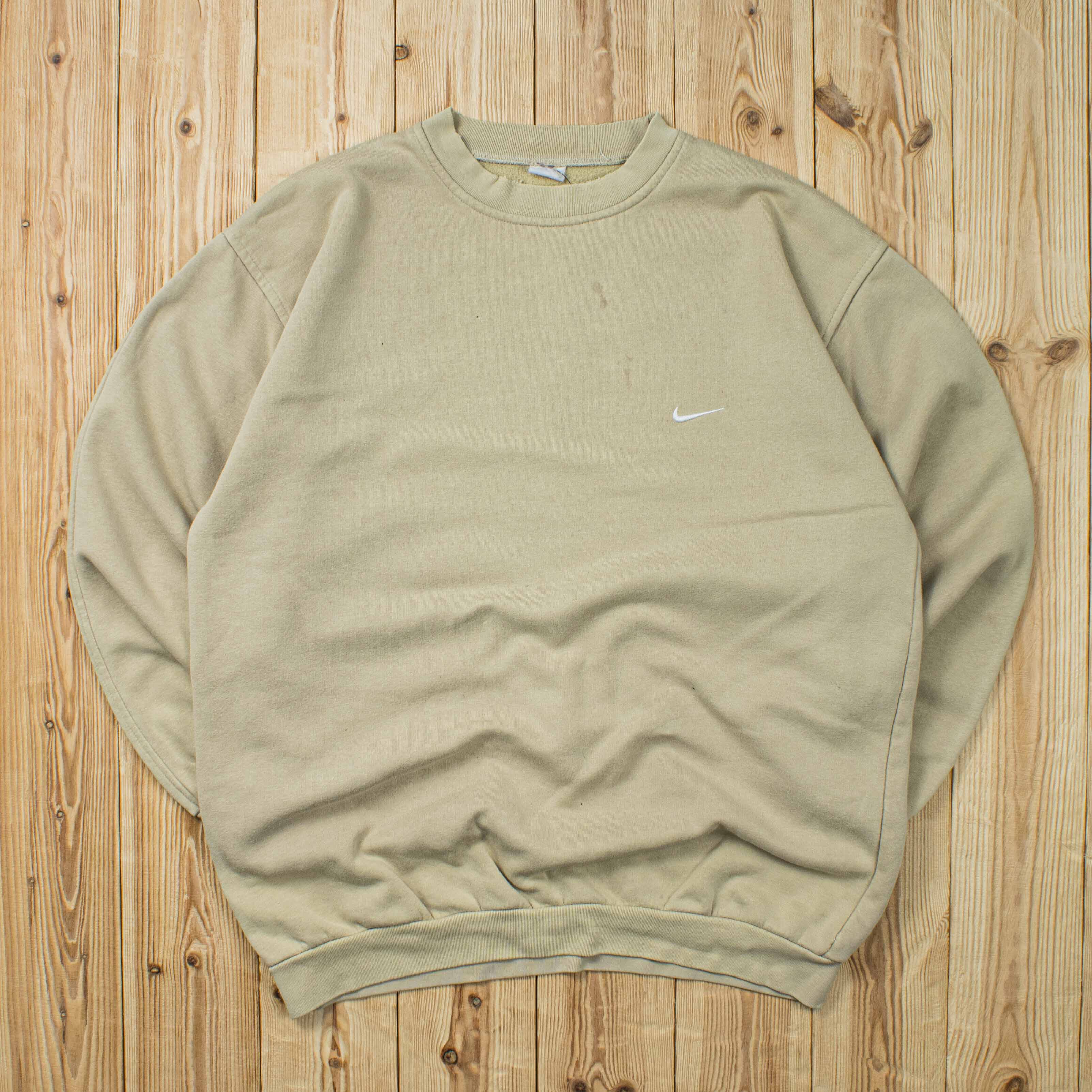 (M) Vintage Nike Essential Embroidered Sweatshirt