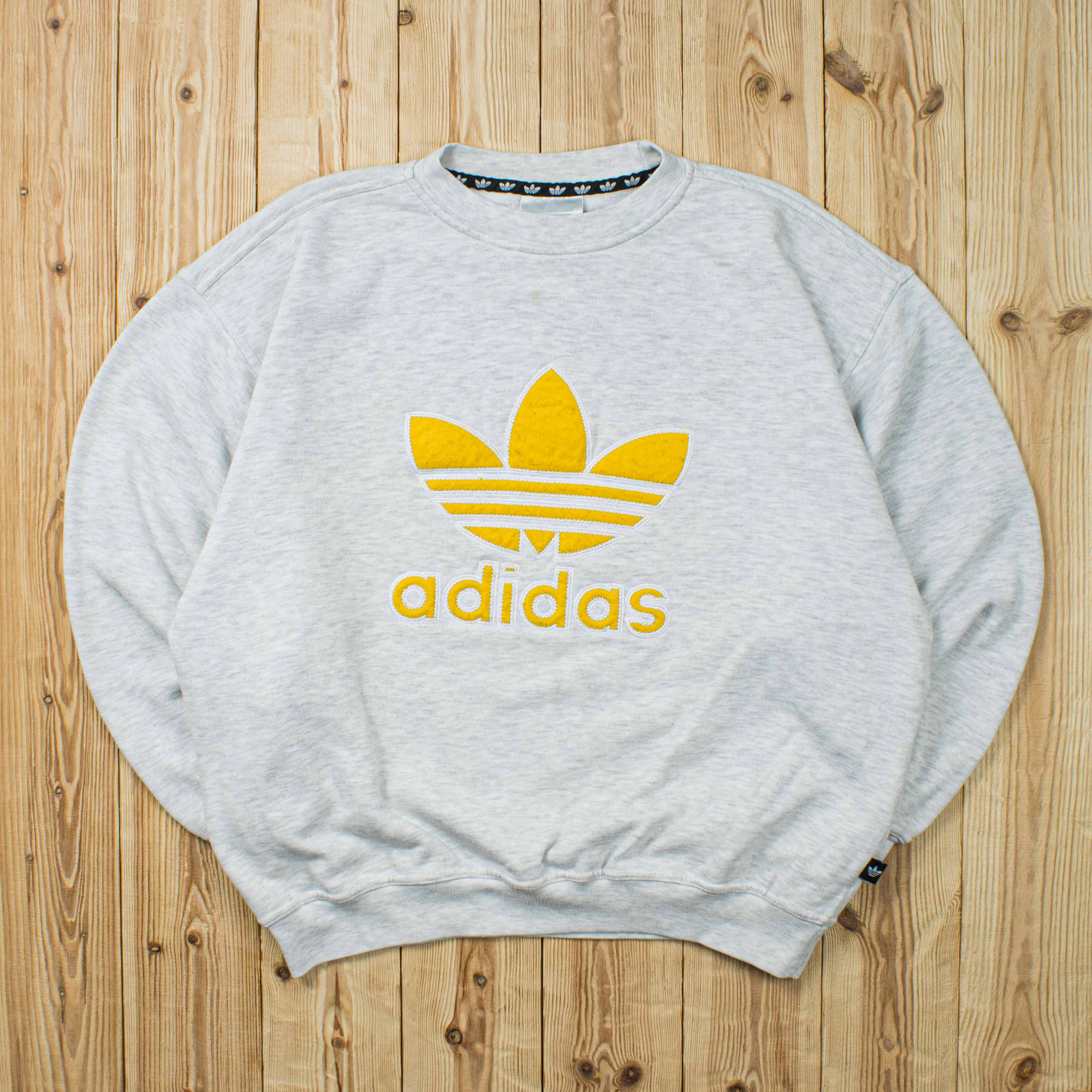 (L) Vintage Adidas Spell Out Embroidered Sweatshirt