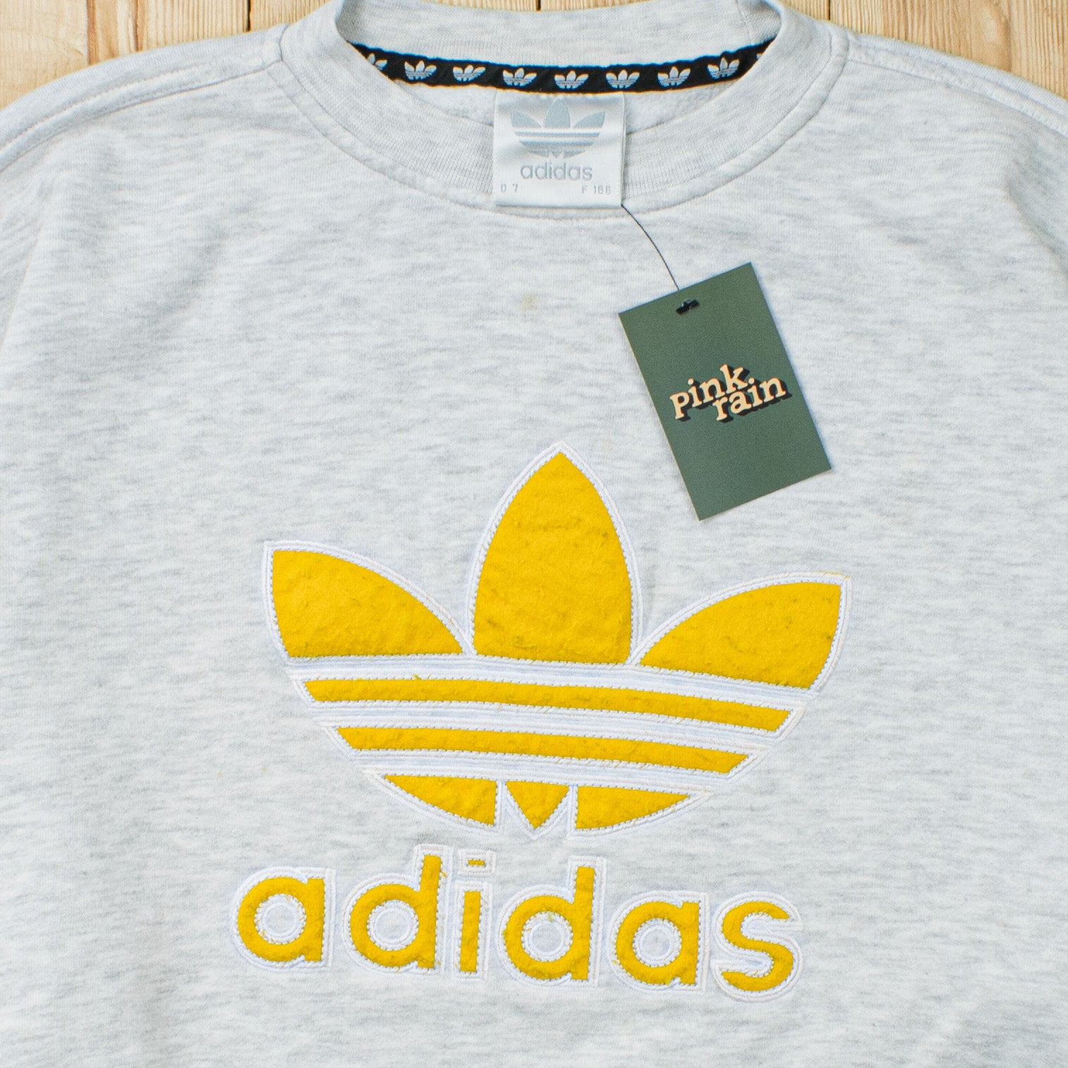 (L) Vintage Adidas Spell Out Embroidered Sweatshirt