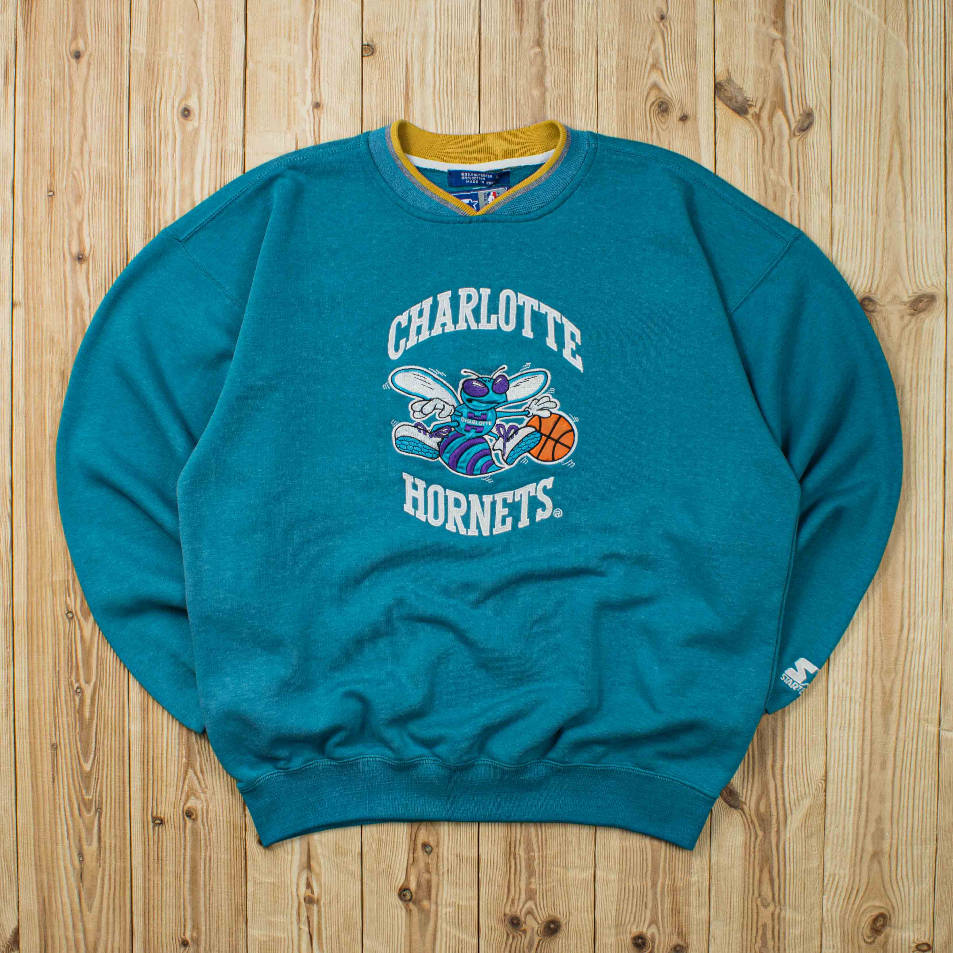 (L) Vintage Starter Charlotte Hornets Embroidered Sweatshirt