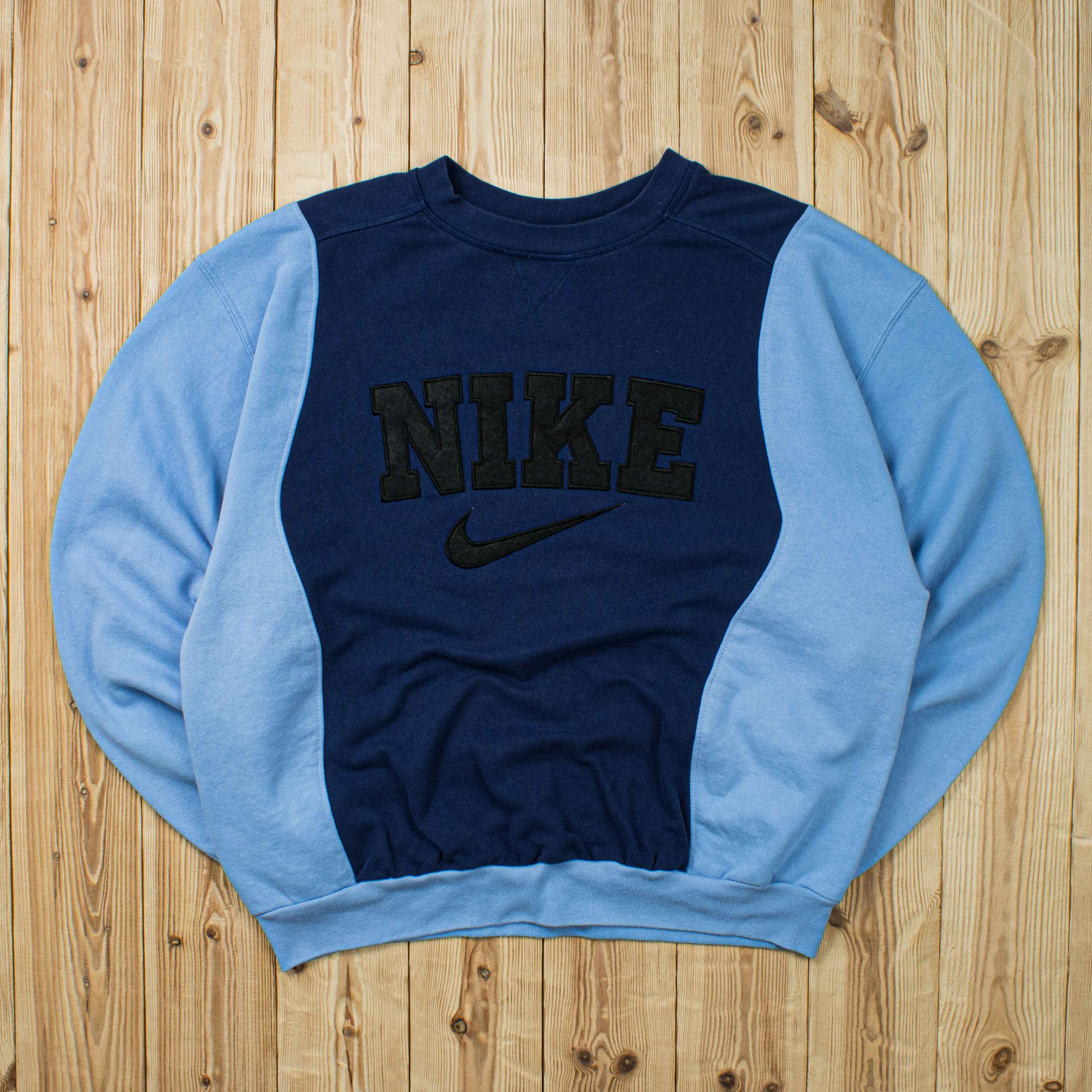 (M/L) Vintage Reworked Nike Embroidered Sweatshirt