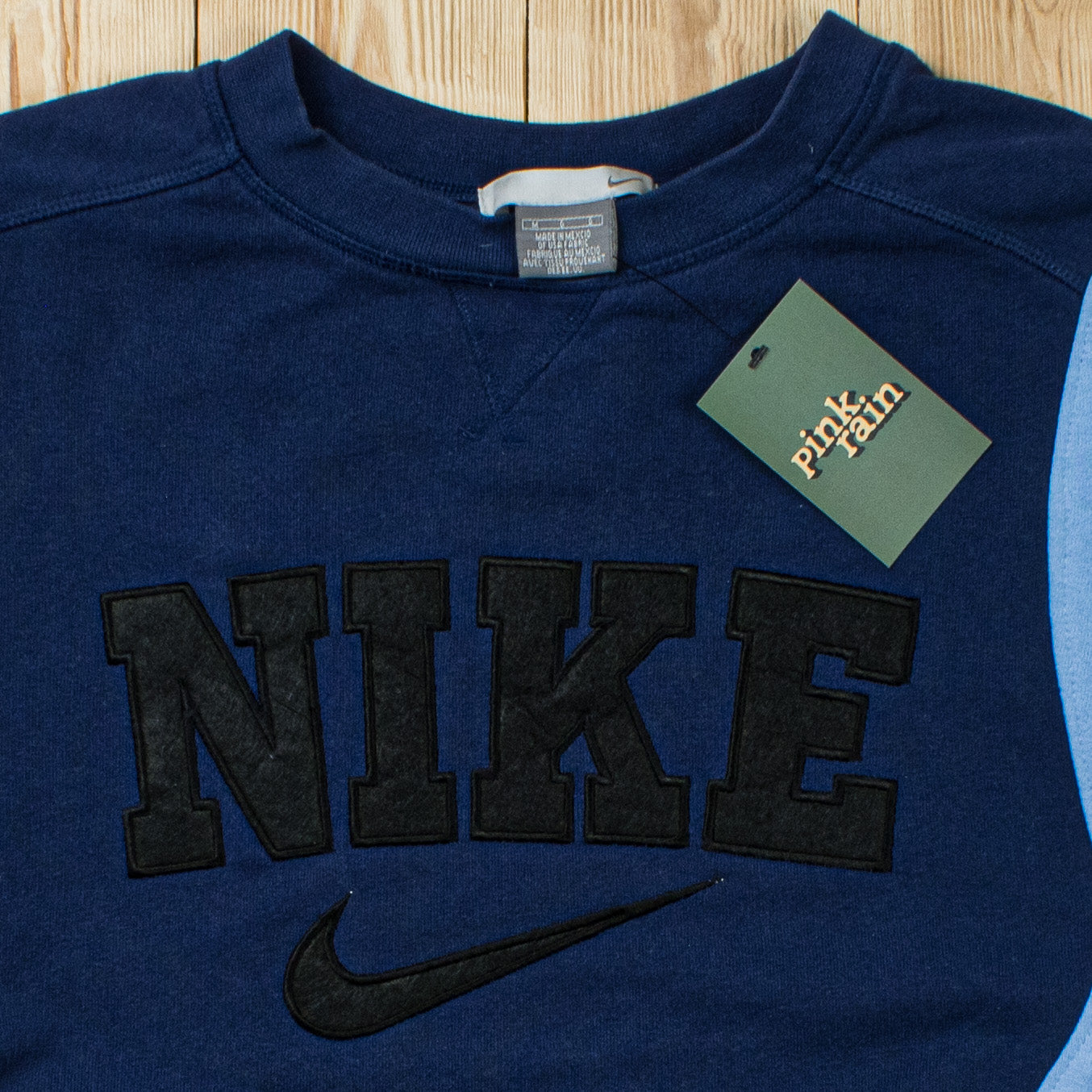 (M/L) Vintage Reworked Nike Embroidered Sweatshirt