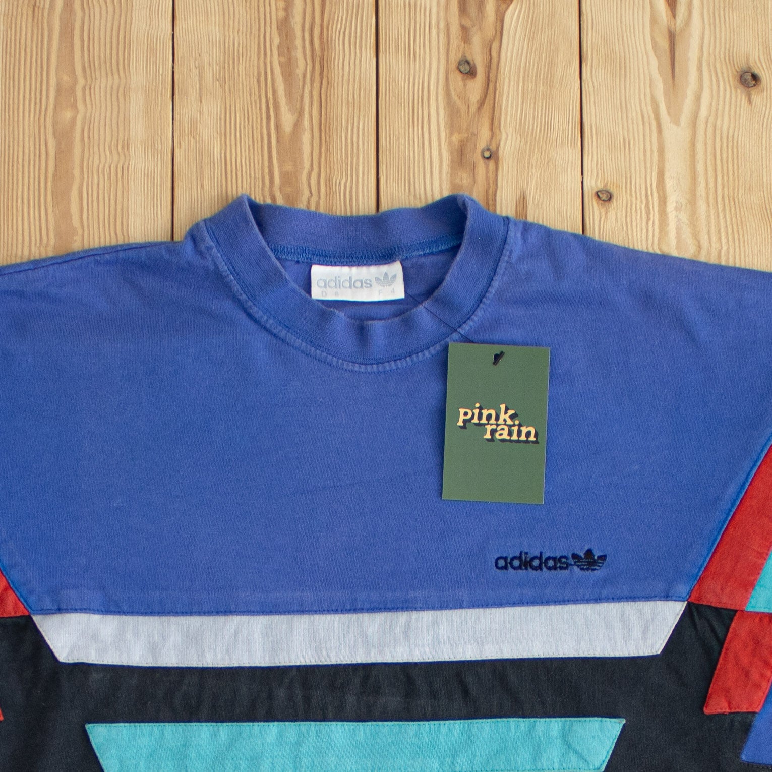(M/L) Adidas Vintage Embroidered T-Shirt Black Purple