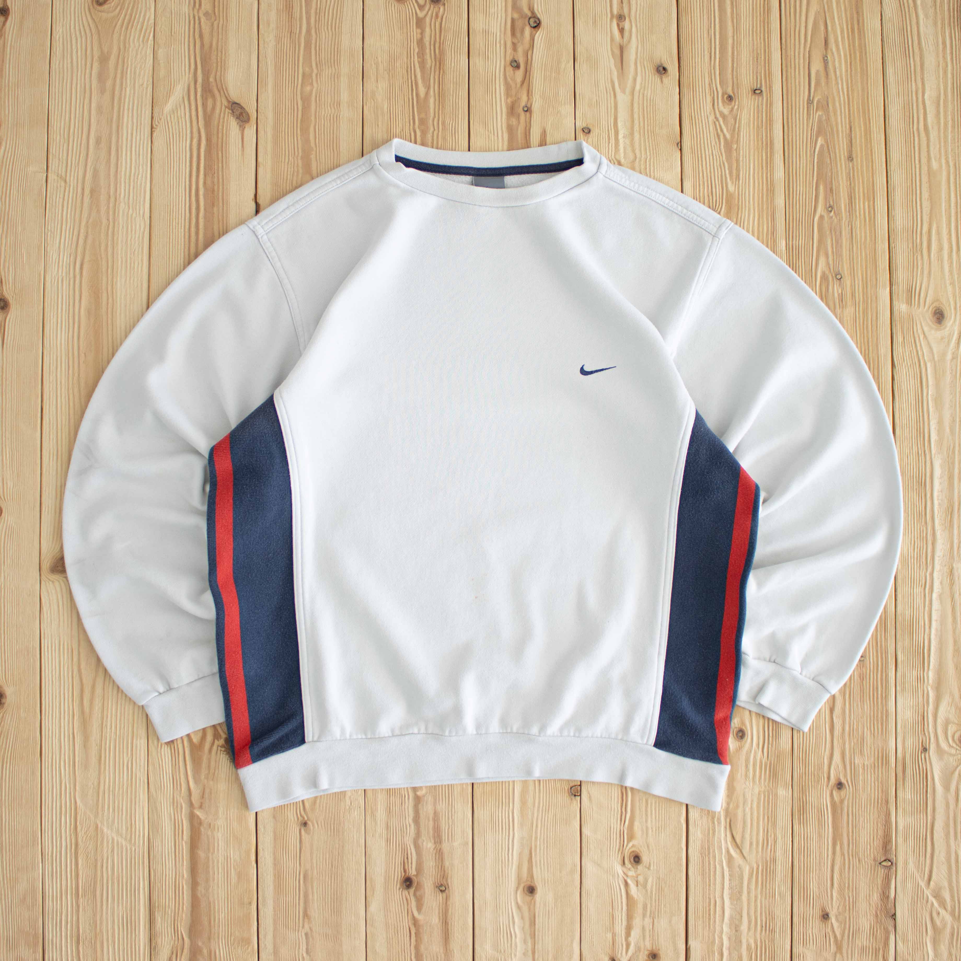(M) Nike Swoosh Vintage Essential Embroidered Sweatshirt White
