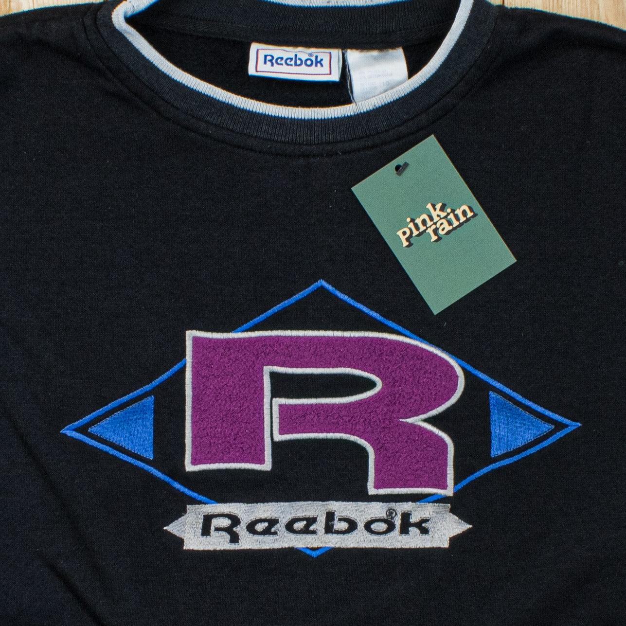(M) Vintage Reebok Spell Out Embroidered Sweatshirt