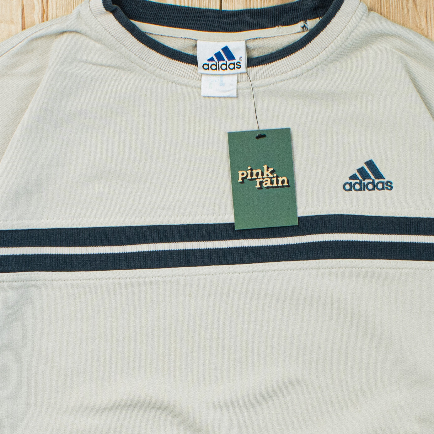 (L) Vintage Adidas Essential Embroidered Sweatshirt